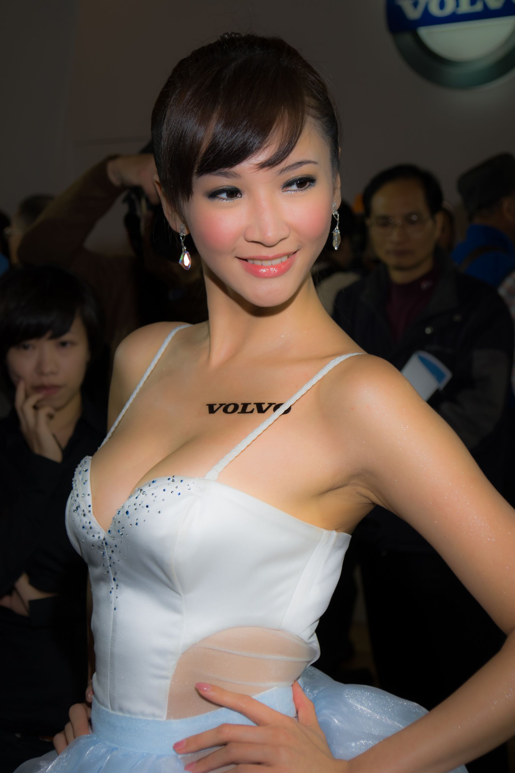 Mia魏靖軒《VOLVO车展美乳系列》高清套图