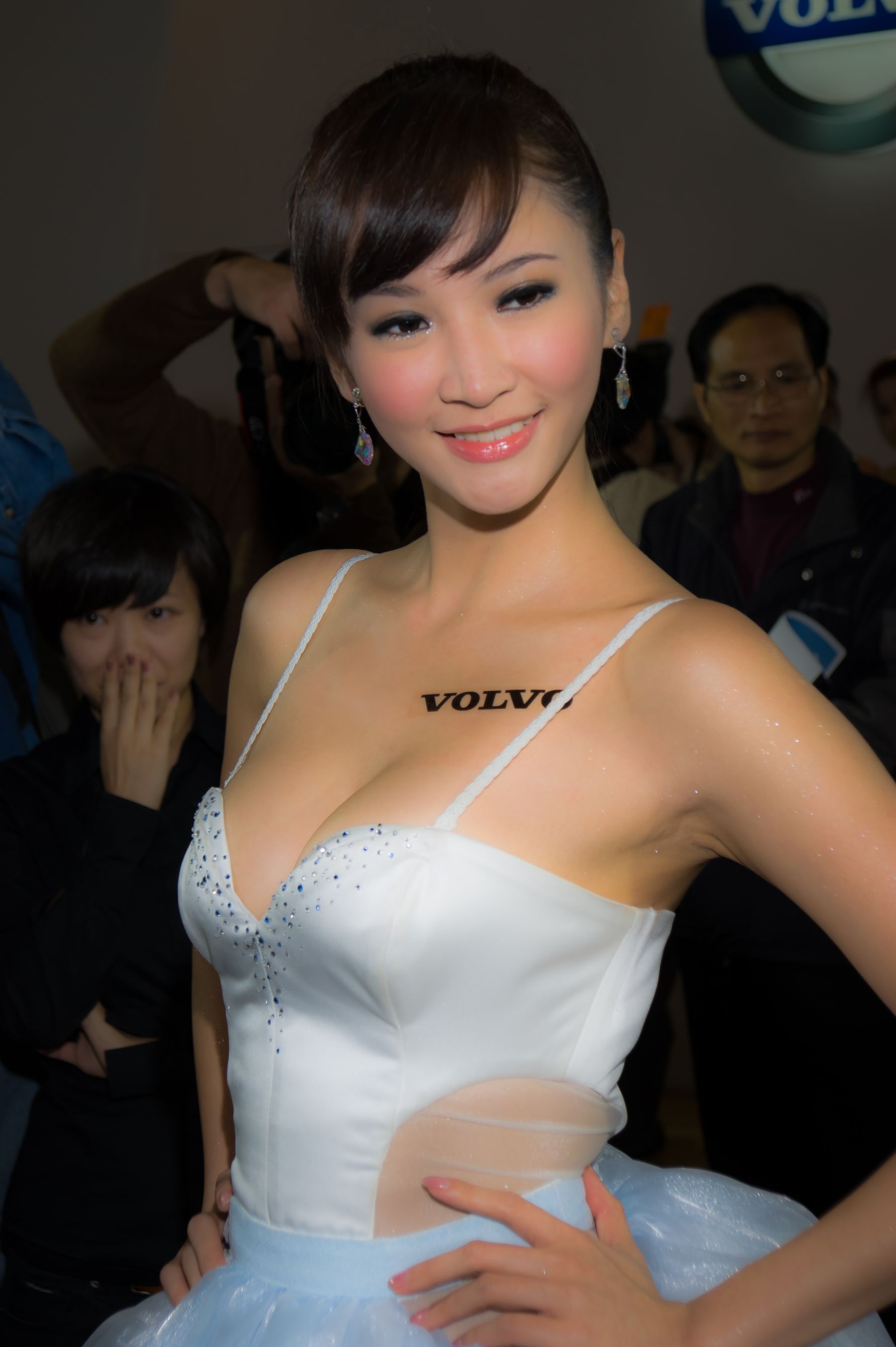 Mia魏靖軒《VOLVO车展美乳系列》高清套图
