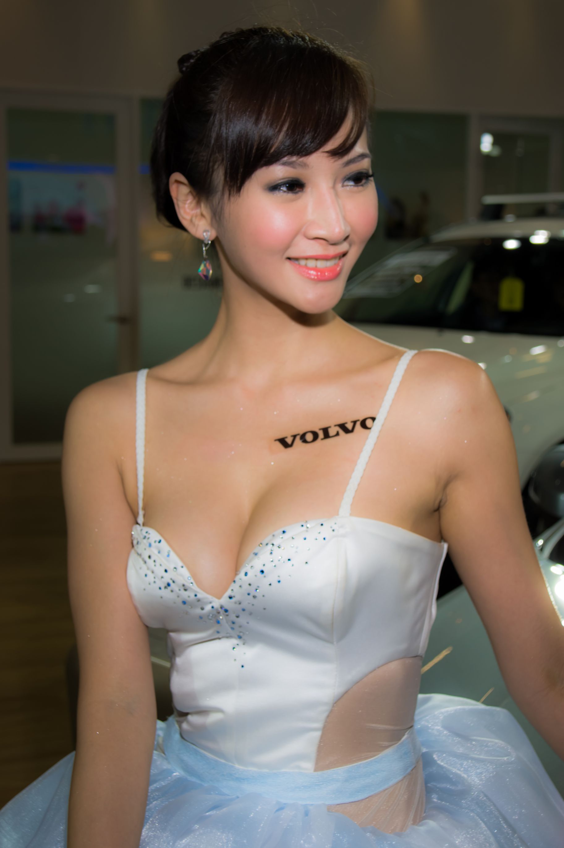 Mia魏靖軒《VOLVO车展美乳系列》高清套图