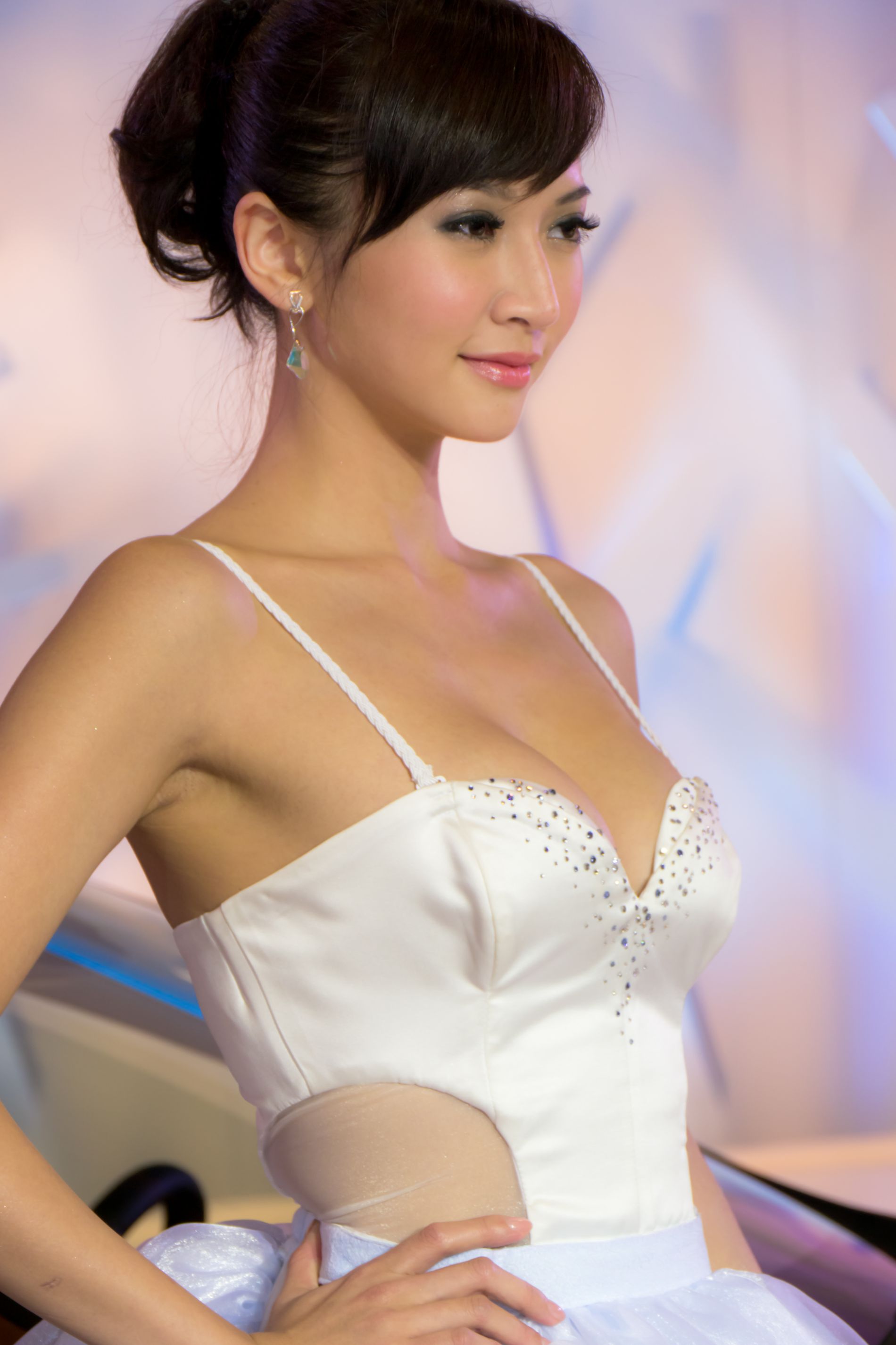 Mia魏靖軒《VOLVO车展美乳系列》高清套图