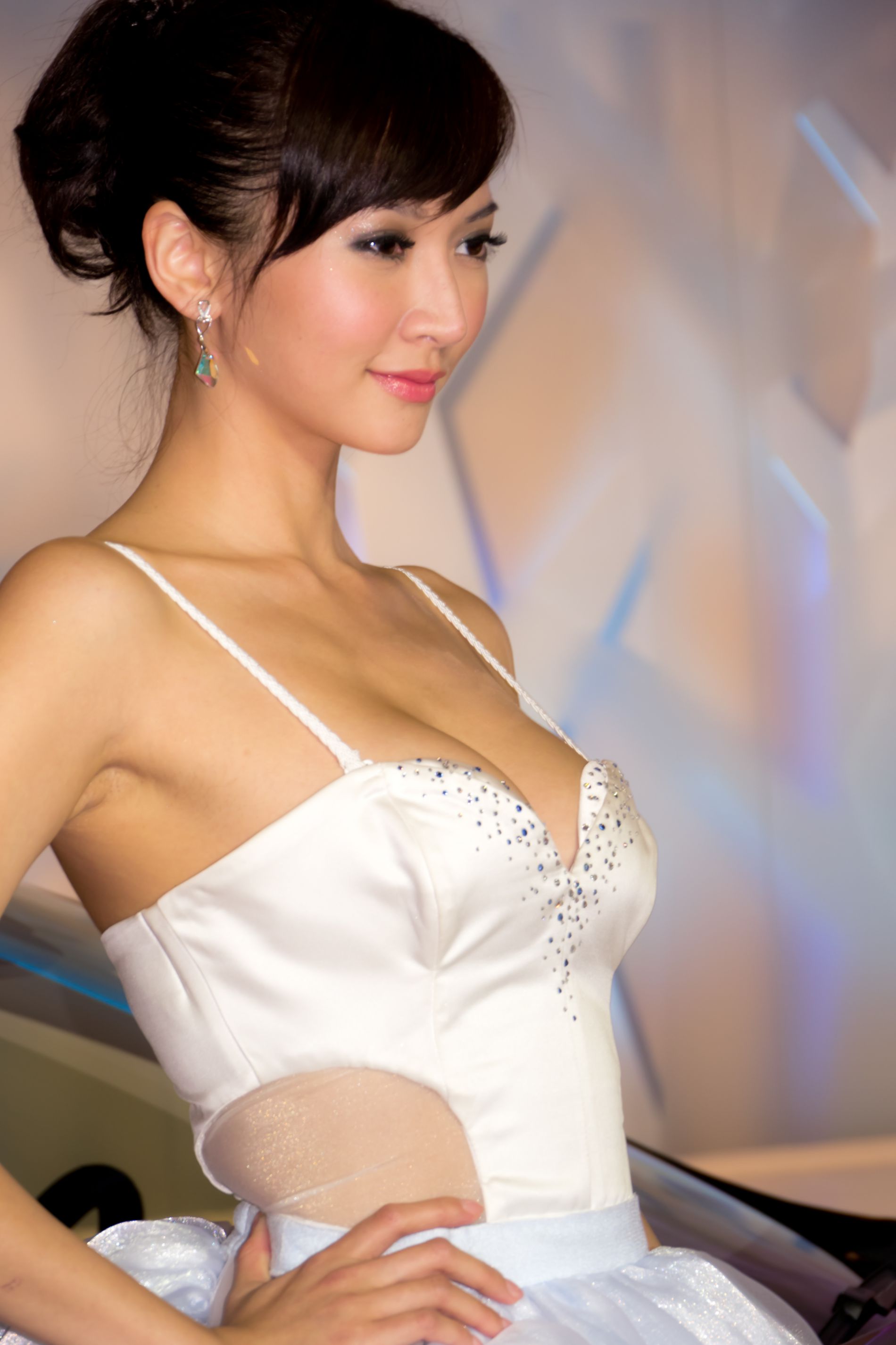 Mia魏靖軒《VOLVO车展美乳系列》高清套图