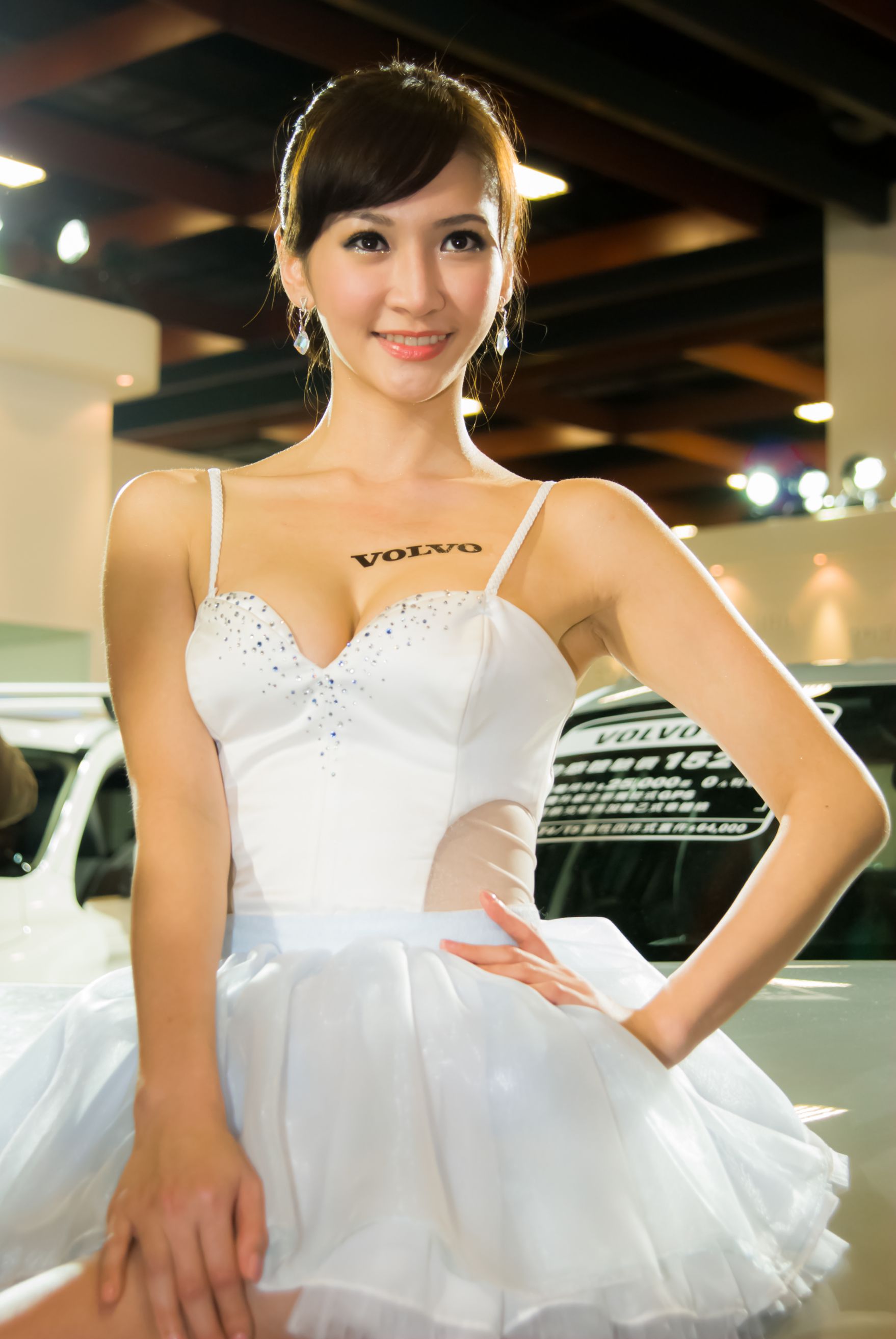 Mia魏靖軒《VOLVO车展美乳系列》高清套图