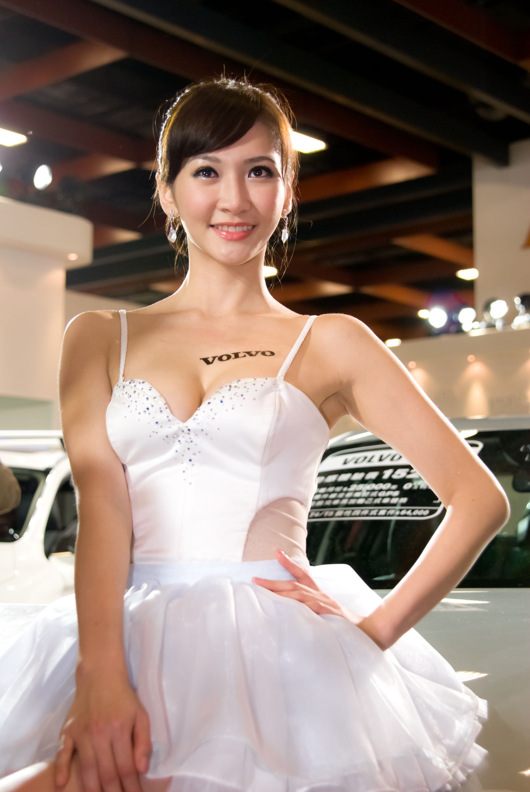 Mia魏靖軒《VOLVO车展美乳系列》高清套图