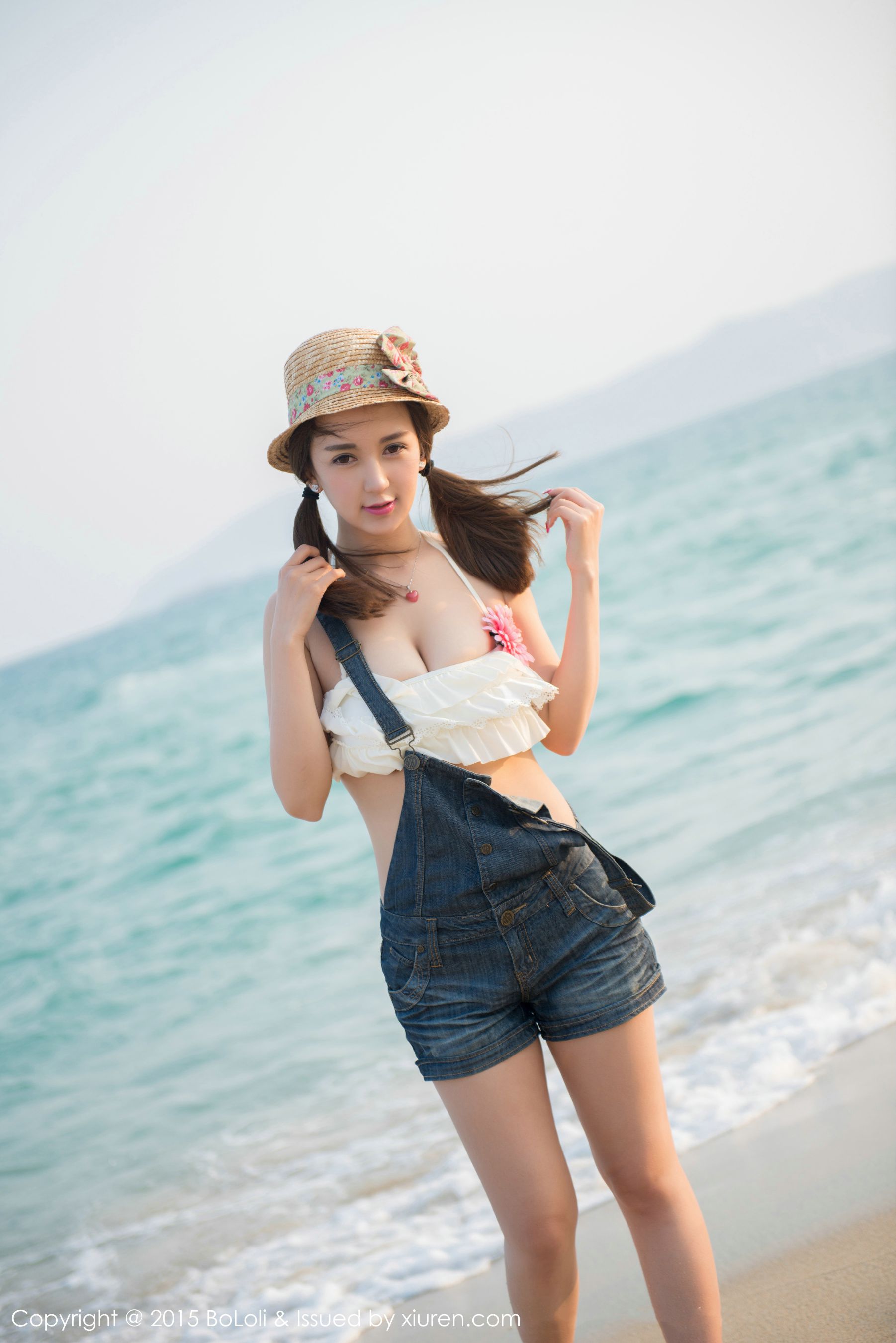 Monkey_小潘鼠《三亚旅拍》又萌又美外拍系列  [BoLoli波萝社] Vol.015 写真集