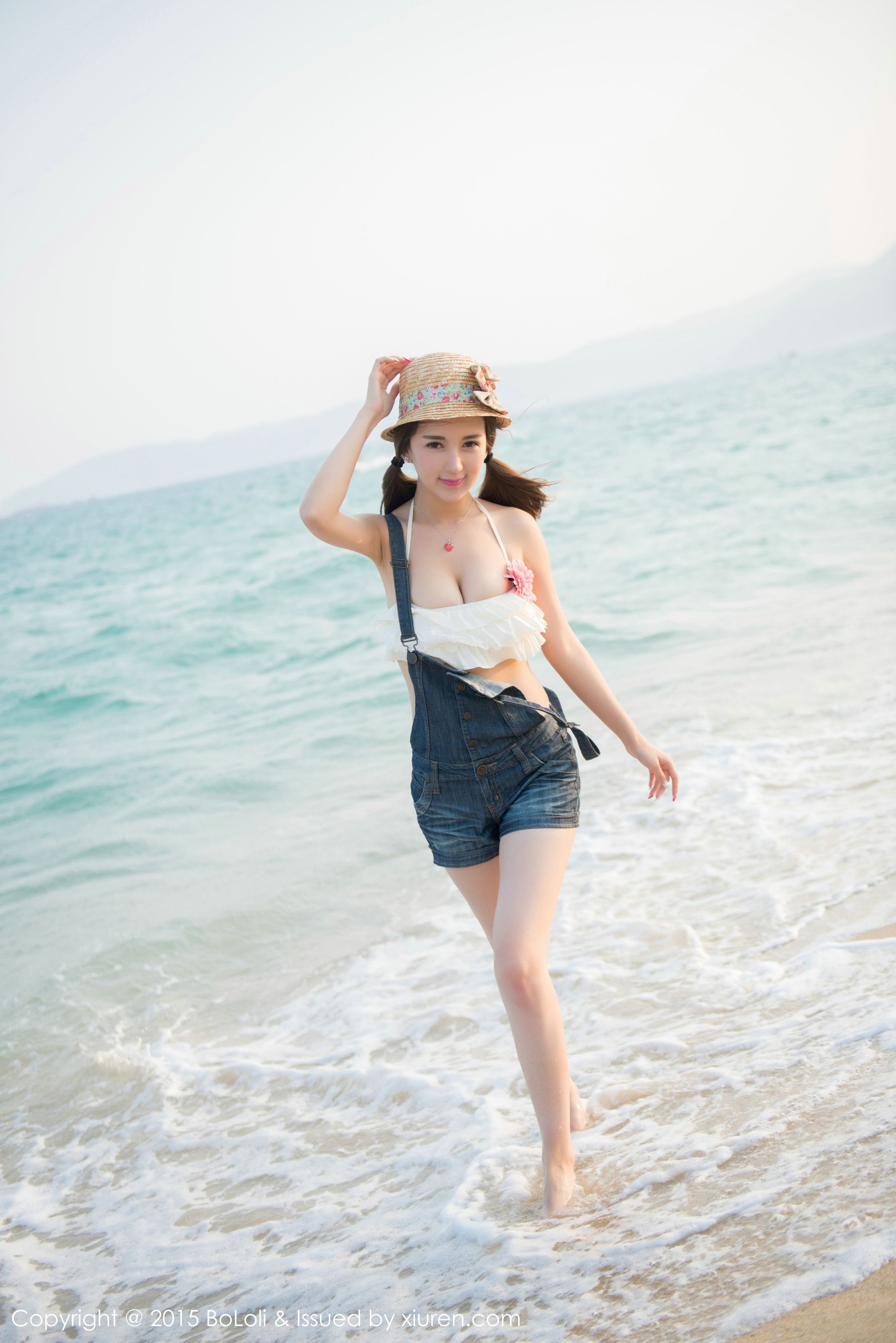 Monkey_小潘鼠《三亚旅拍》又萌又美外拍系列  [BoLoli波萝社] Vol.015 写真集