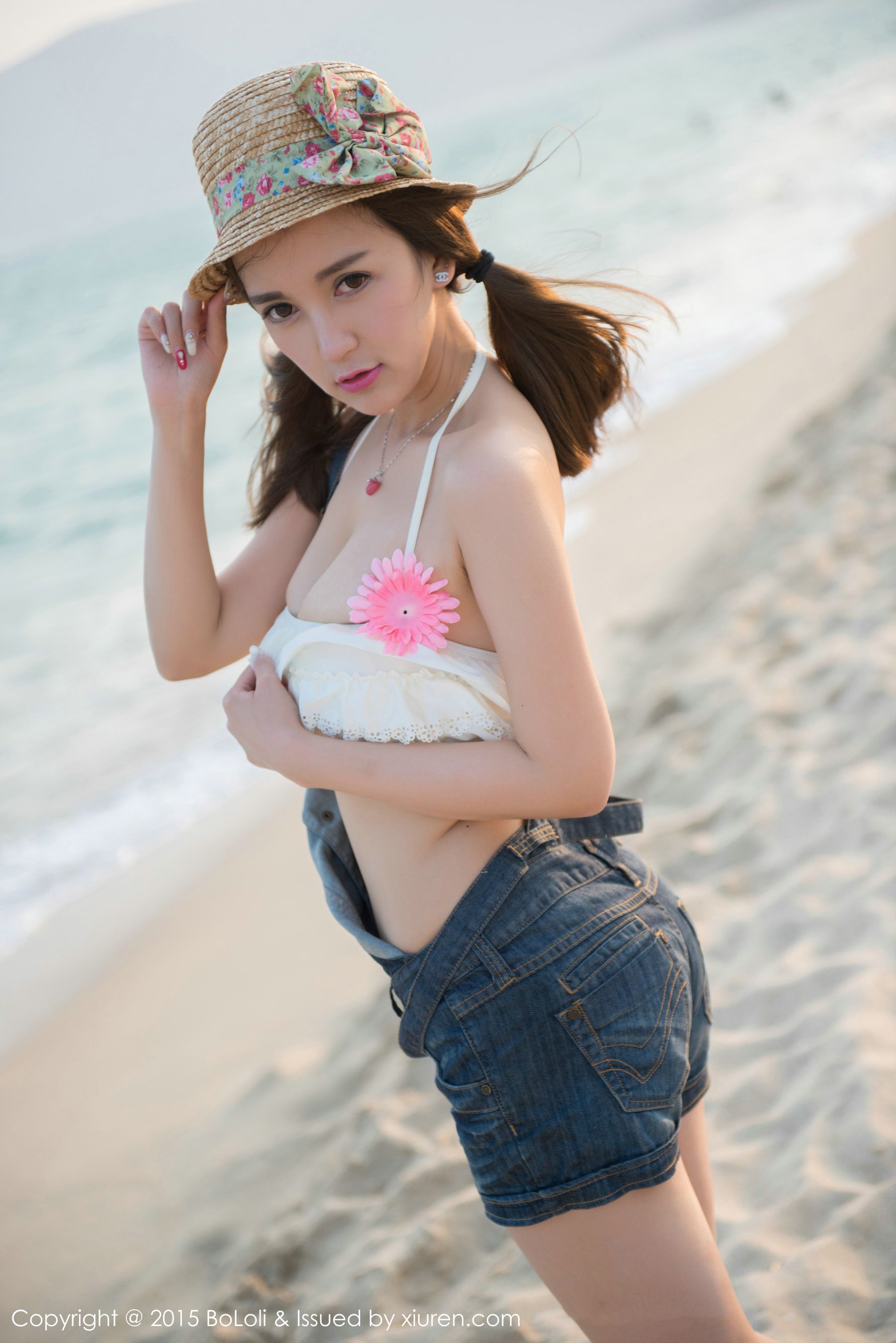 Monkey_小潘鼠《三亚旅拍》又萌又美外拍系列  [BoLoli波萝社] Vol.015 写真集