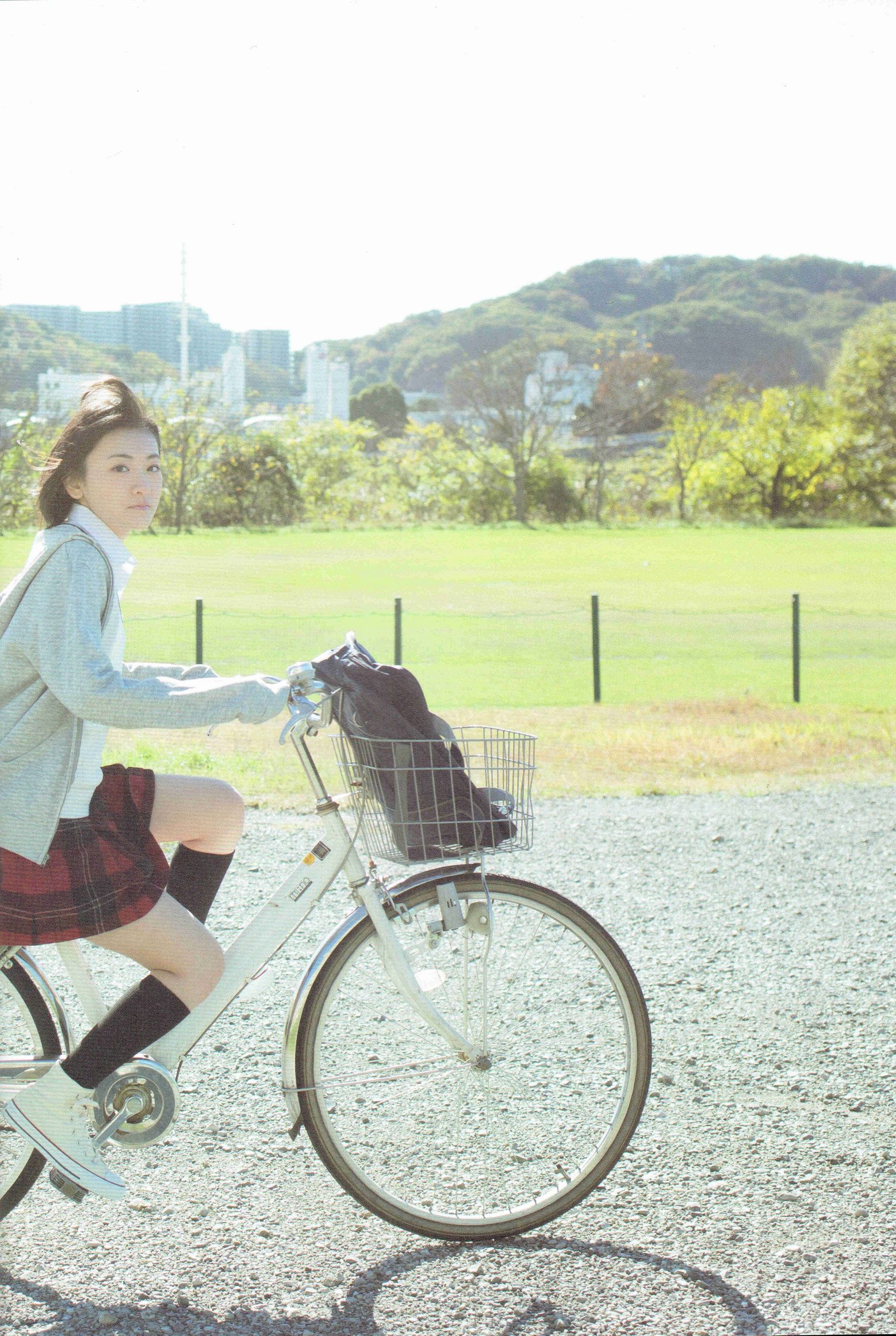生駒里奈《君の足跡》 [Photo Book]