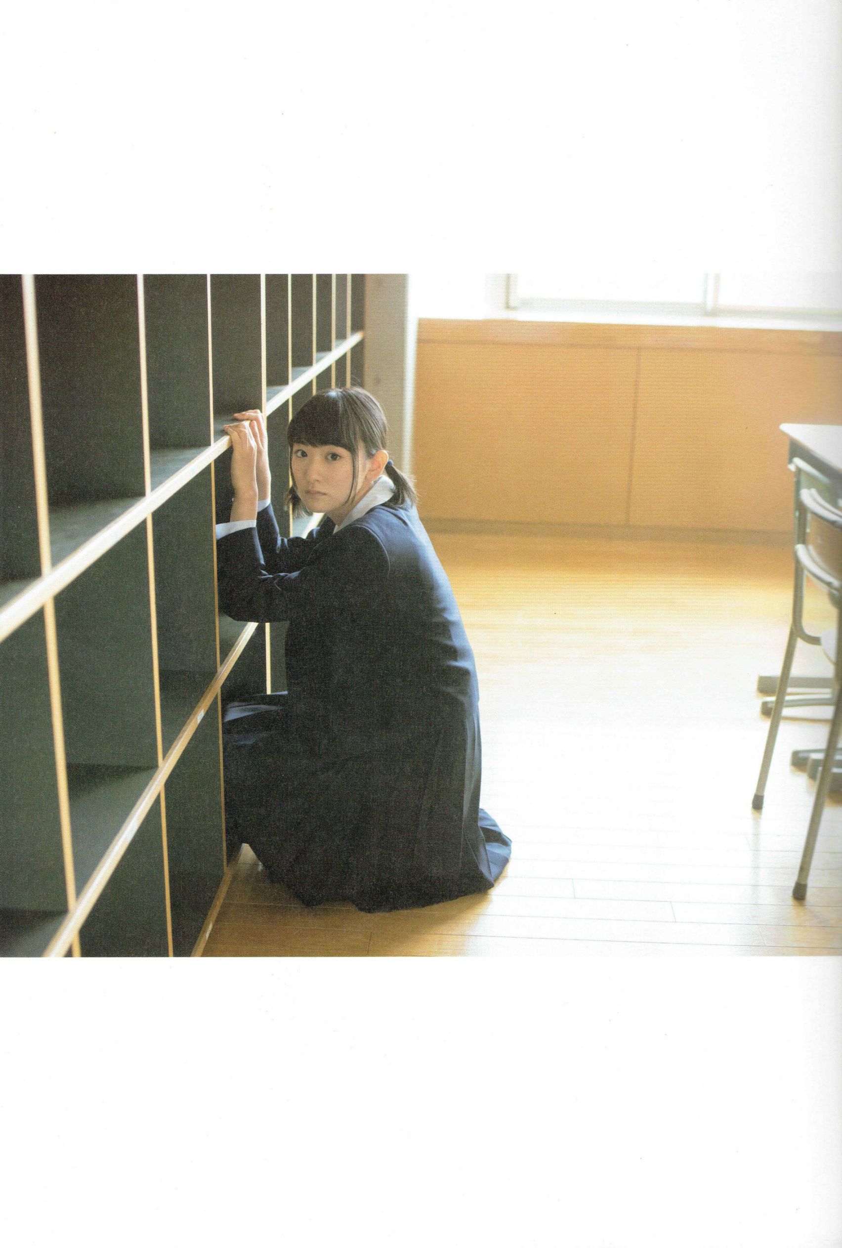 生駒里奈《君の足跡》 [Photo Book]