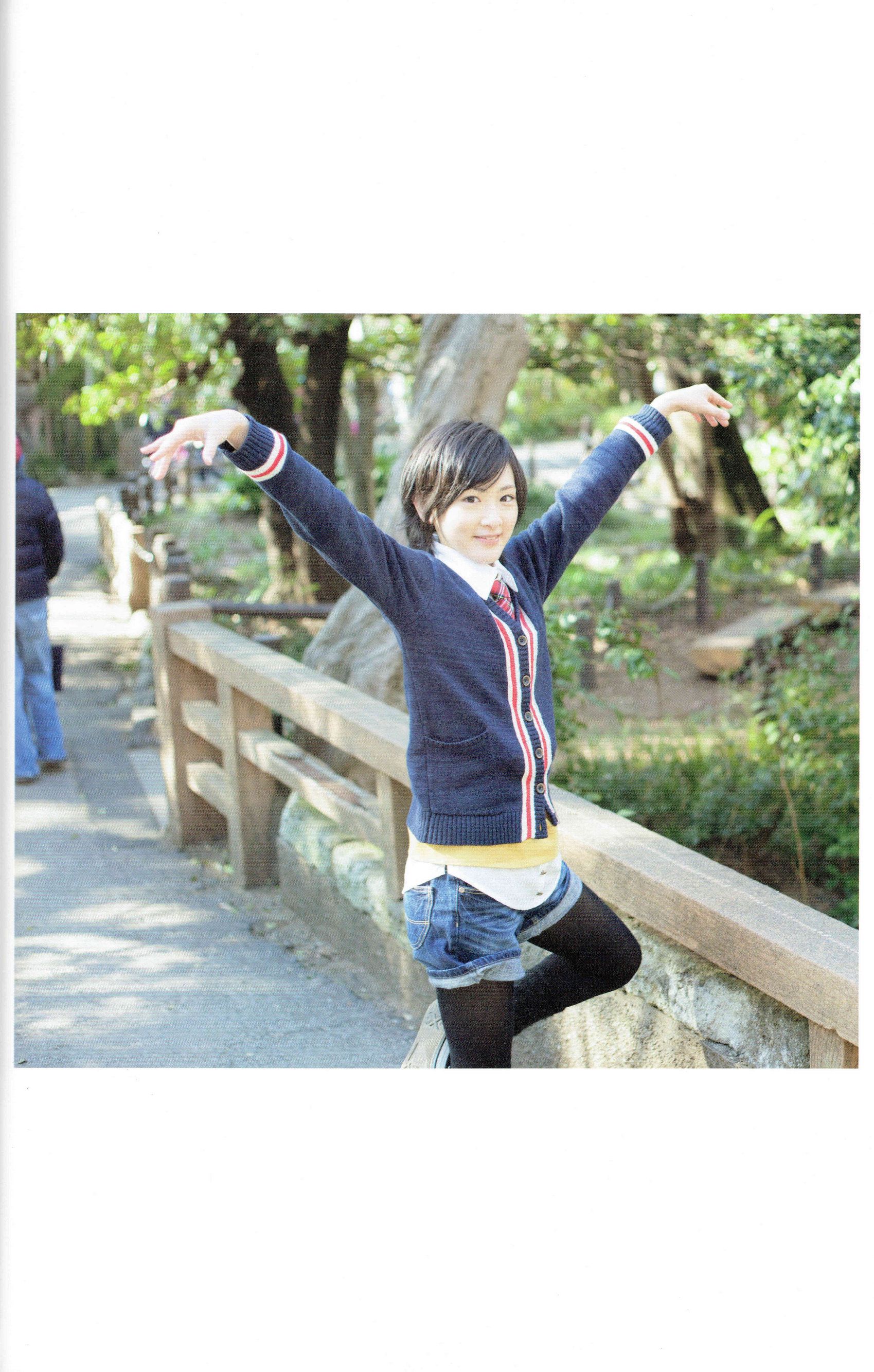 生駒里奈《君の足跡》 [Photo Book]