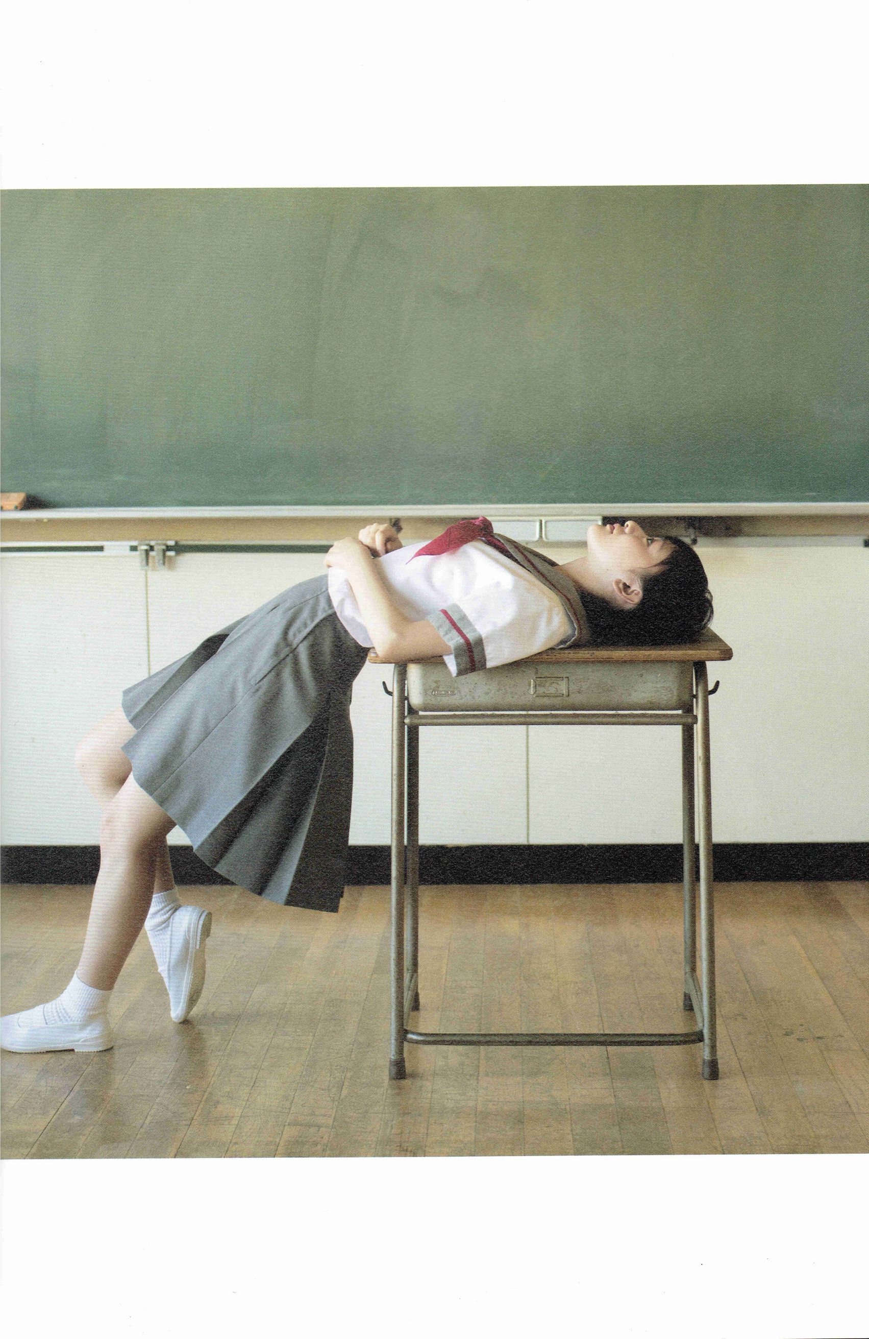 生駒里奈《君の足跡》 [Photo Book]