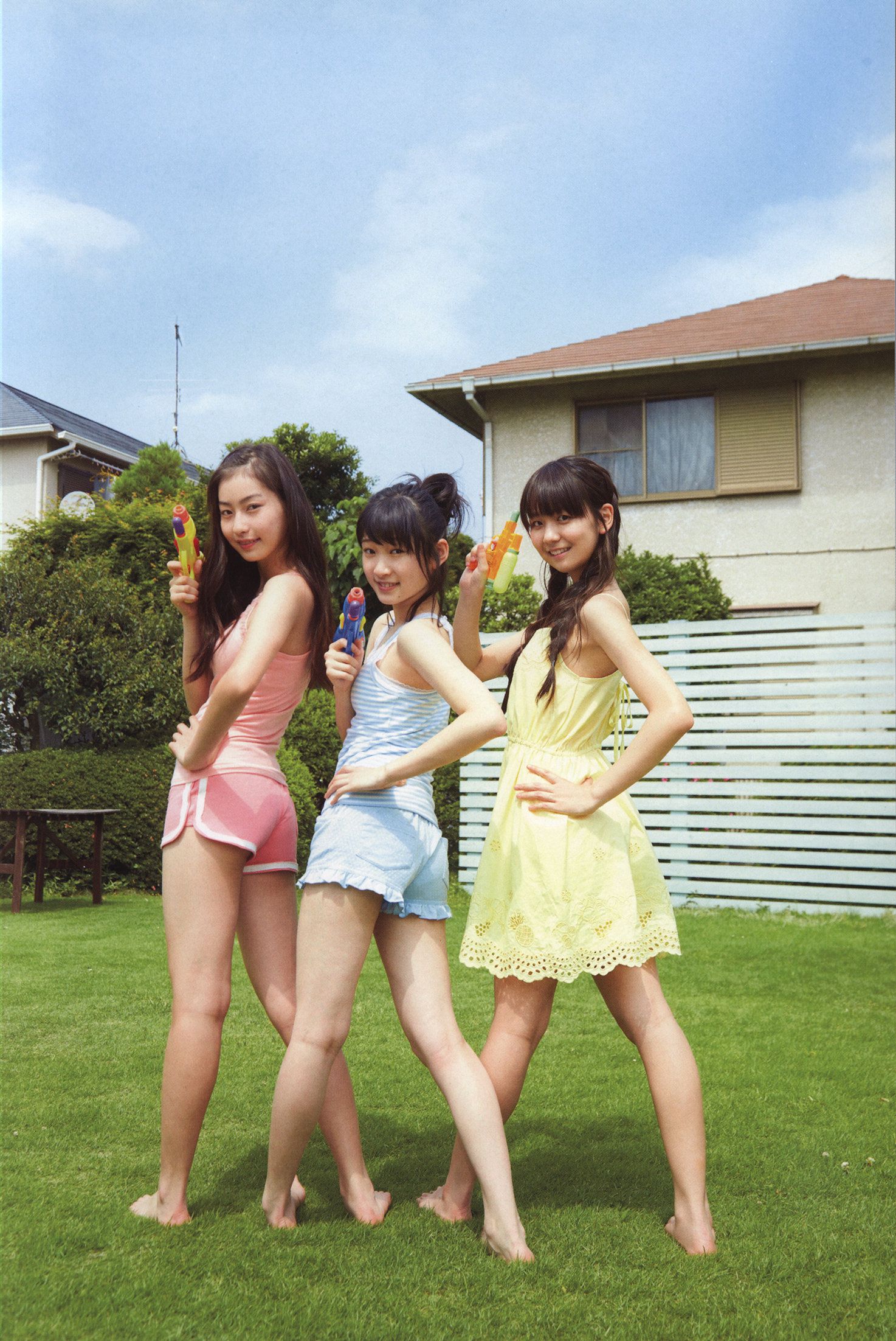 Juice=Juice《OFFICIAL PHOTO BOOK》 [PB]