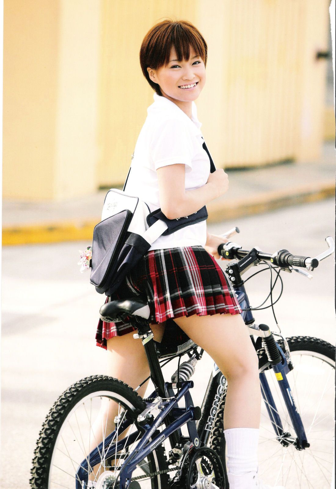 亀井絵里 《ERI》 [Photo Book]