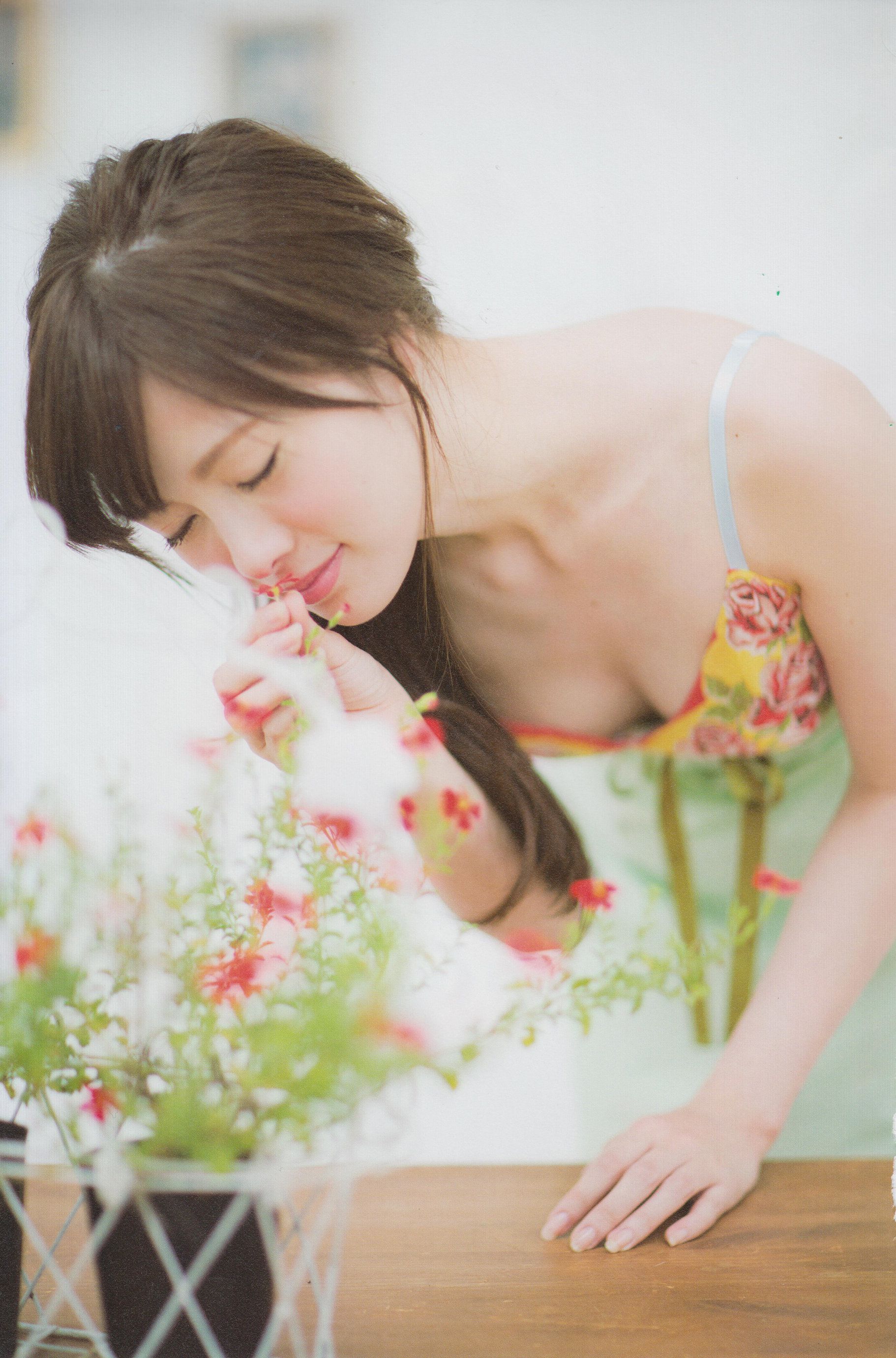 白石麻衣《清純な大人?》 [Photo Book]