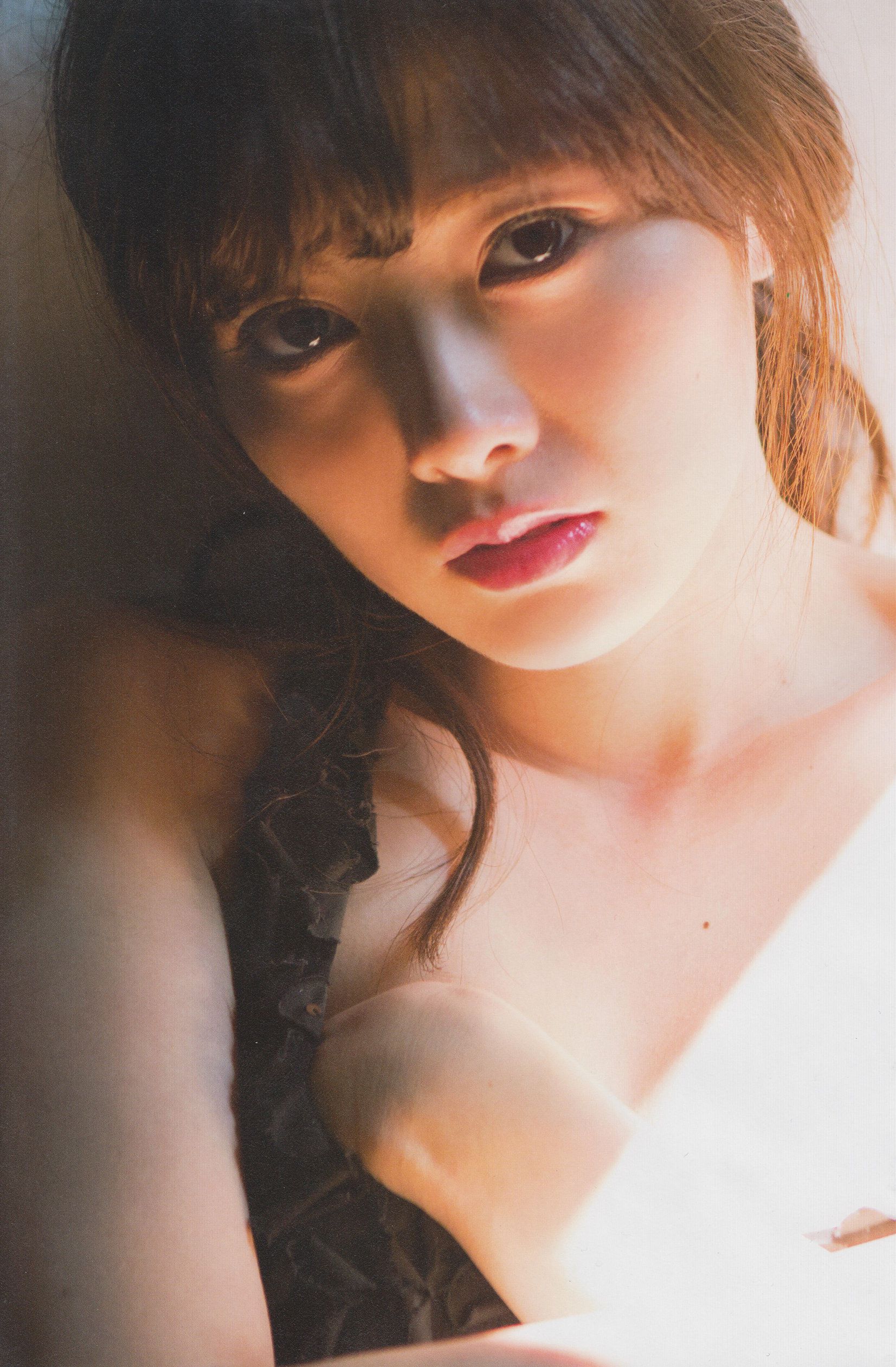 白石麻衣《清純な大人?》 [Photo Book]