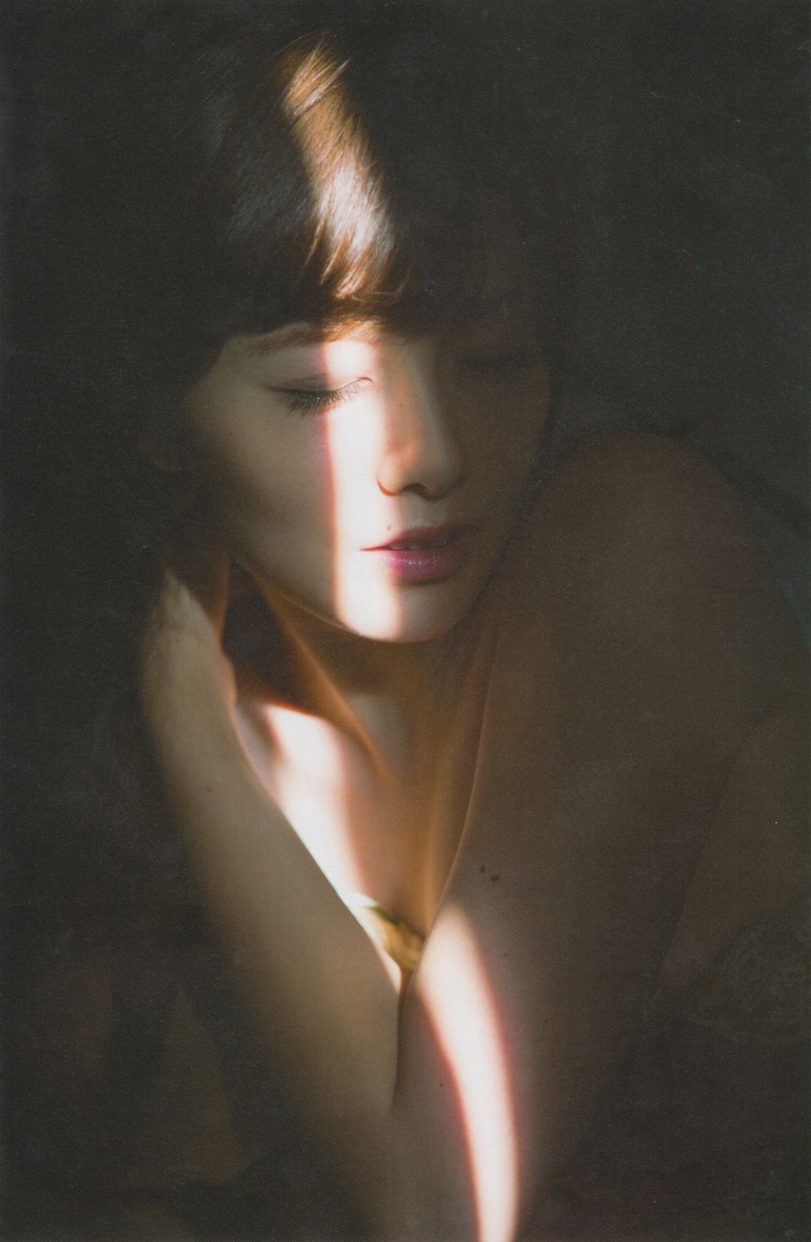 白石麻衣《清純な大人?》 [Photo Book]