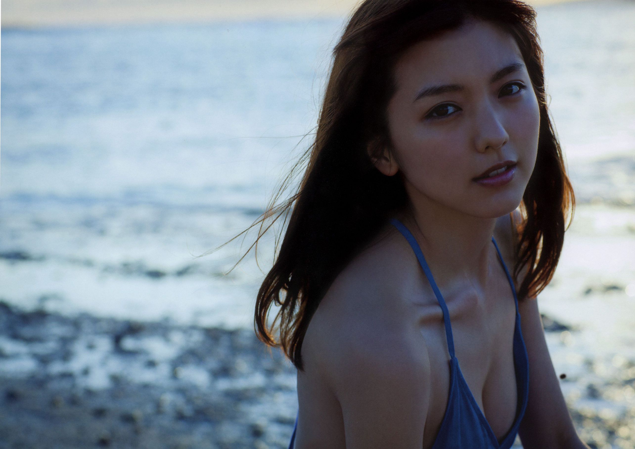 真野恵里菜《Escalation》 [PhotoBook]
