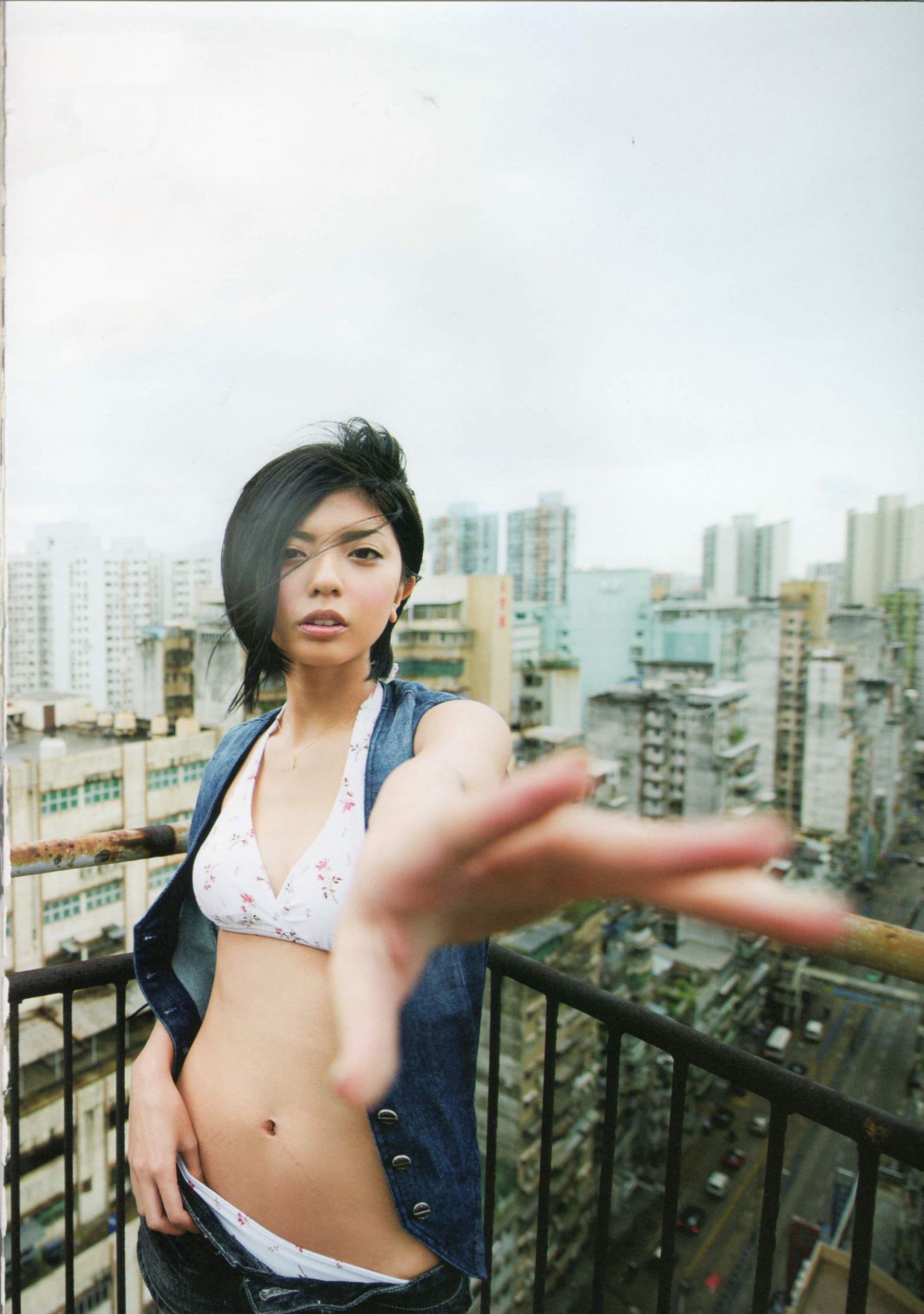 宮地真緒 《Decada》 [PhotoBook]
