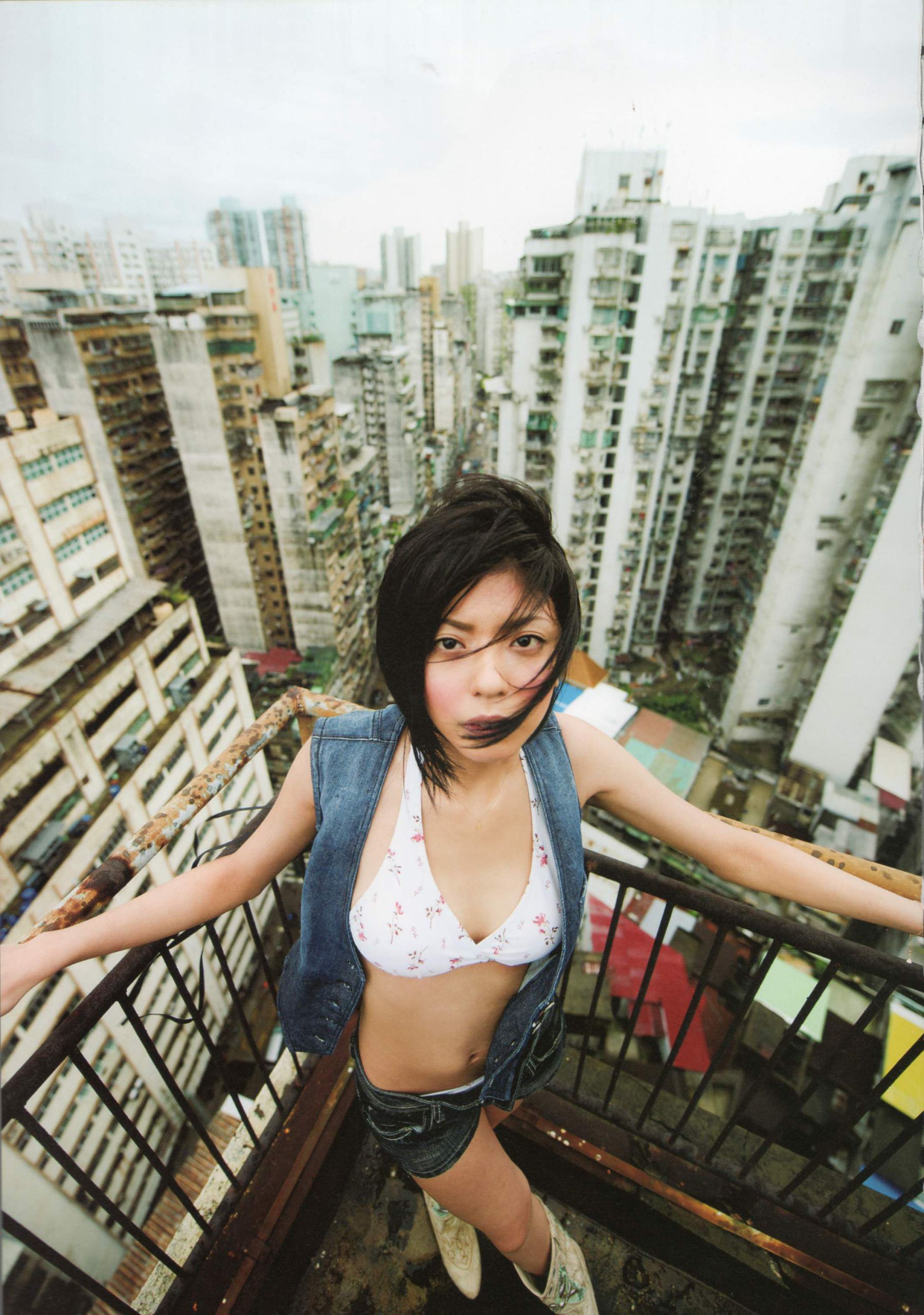 宮地真緒 《Decada》 [PhotoBook]