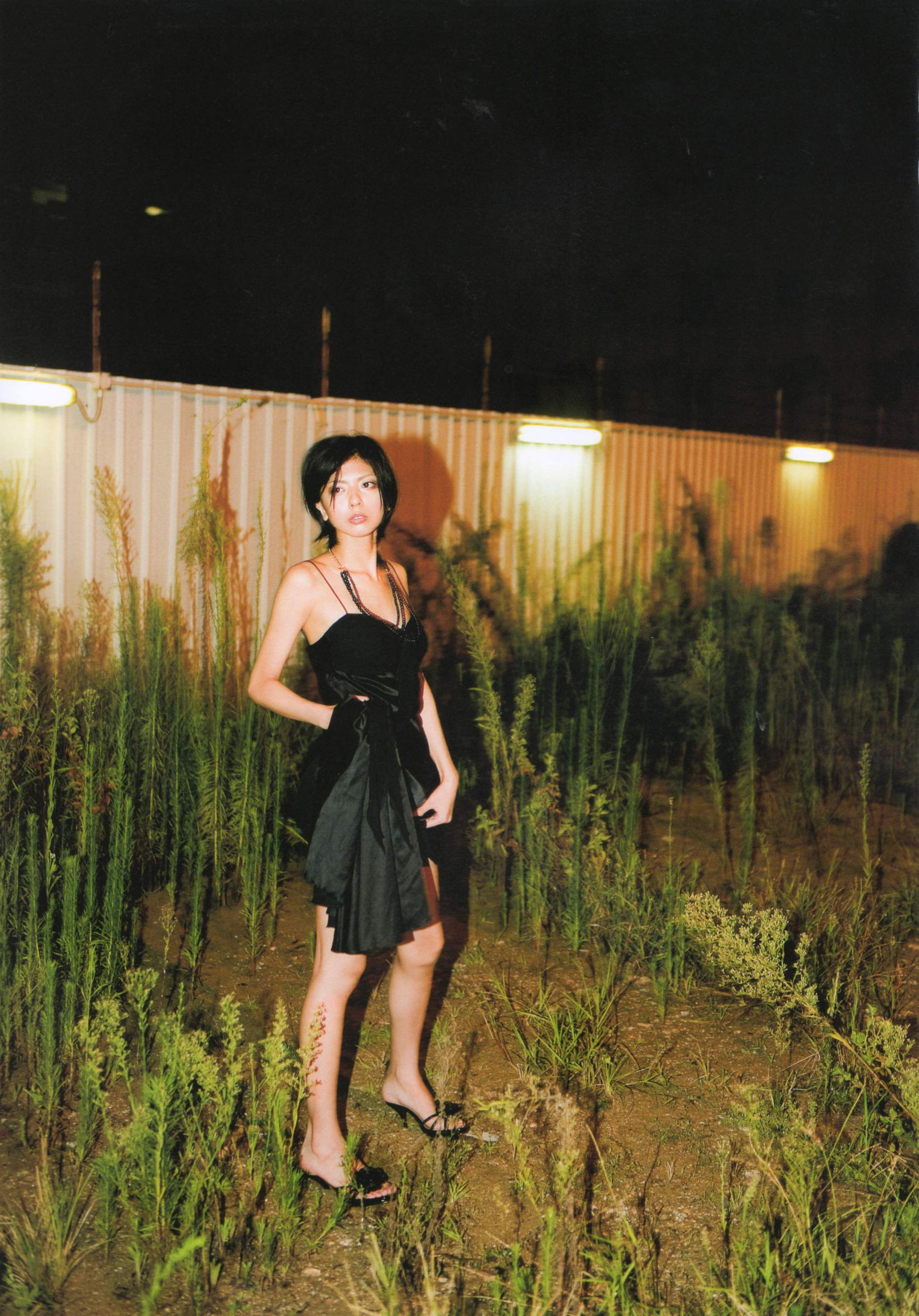 宮地真緒 《Decada》 [PhotoBook]
