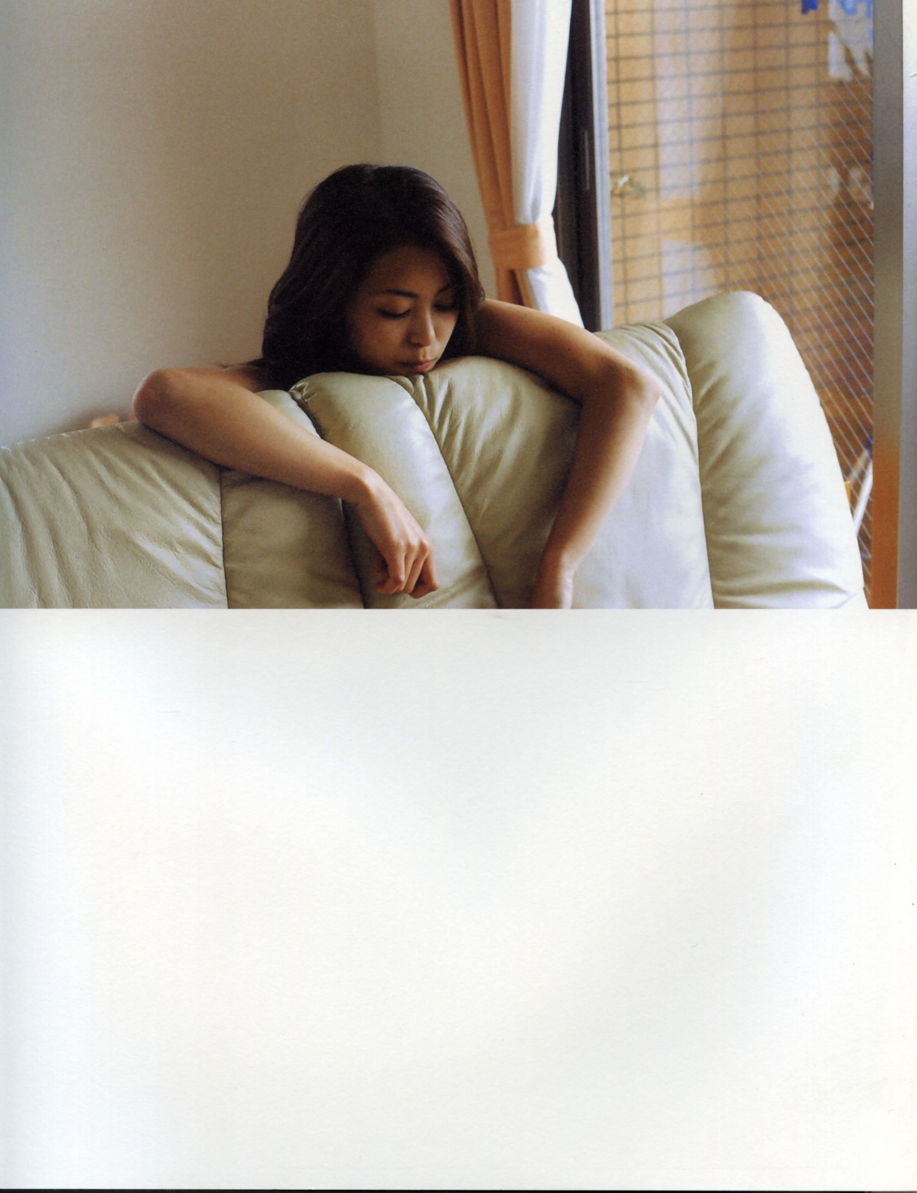 岩佐真悠子《イキズカイ》 [PhotoBook]
