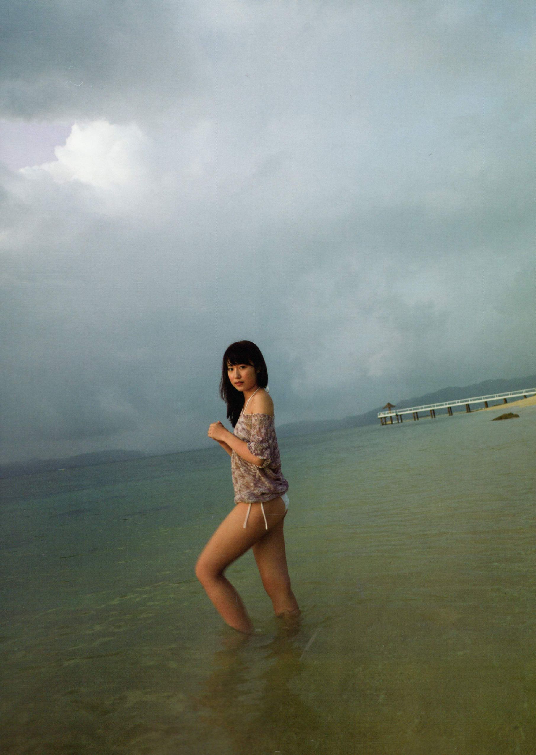 卫藤美彩《Color》 [PhotoBook]
