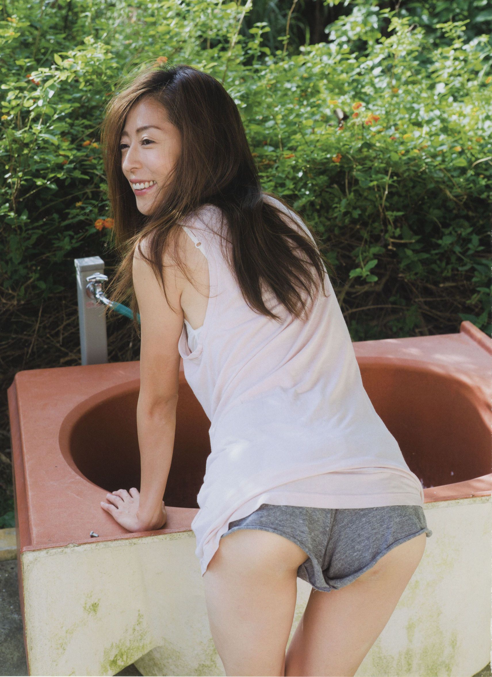 中村愛美 《Lyin  Eyes》 [PhotoBook]