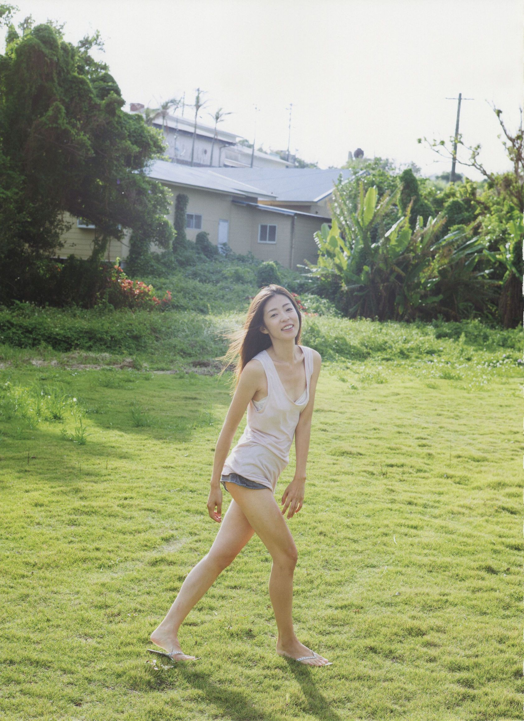 中村愛美 《Lyin  Eyes》 [PhotoBook]