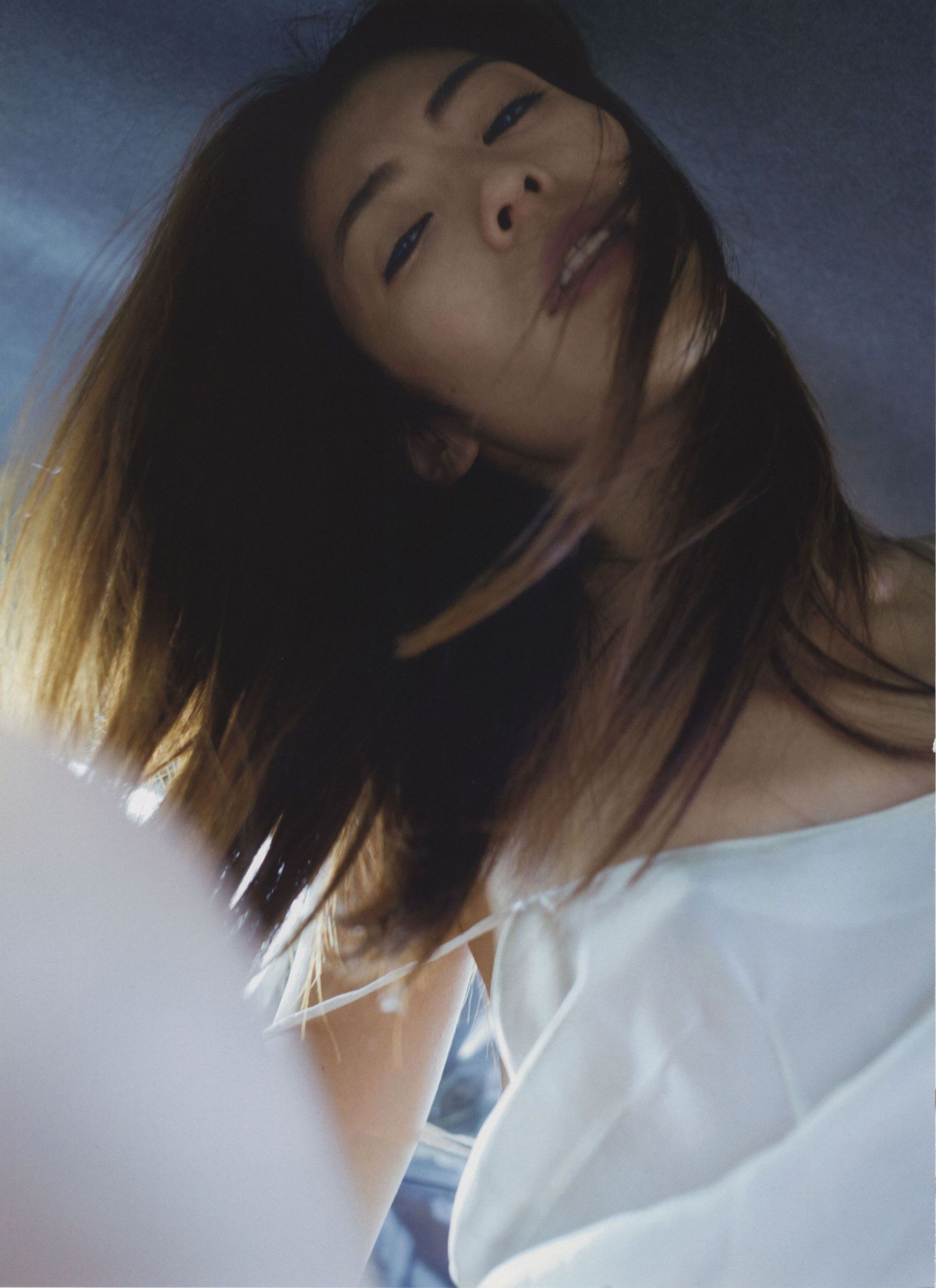 中村愛美 《Lyin  Eyes》 [PhotoBook]