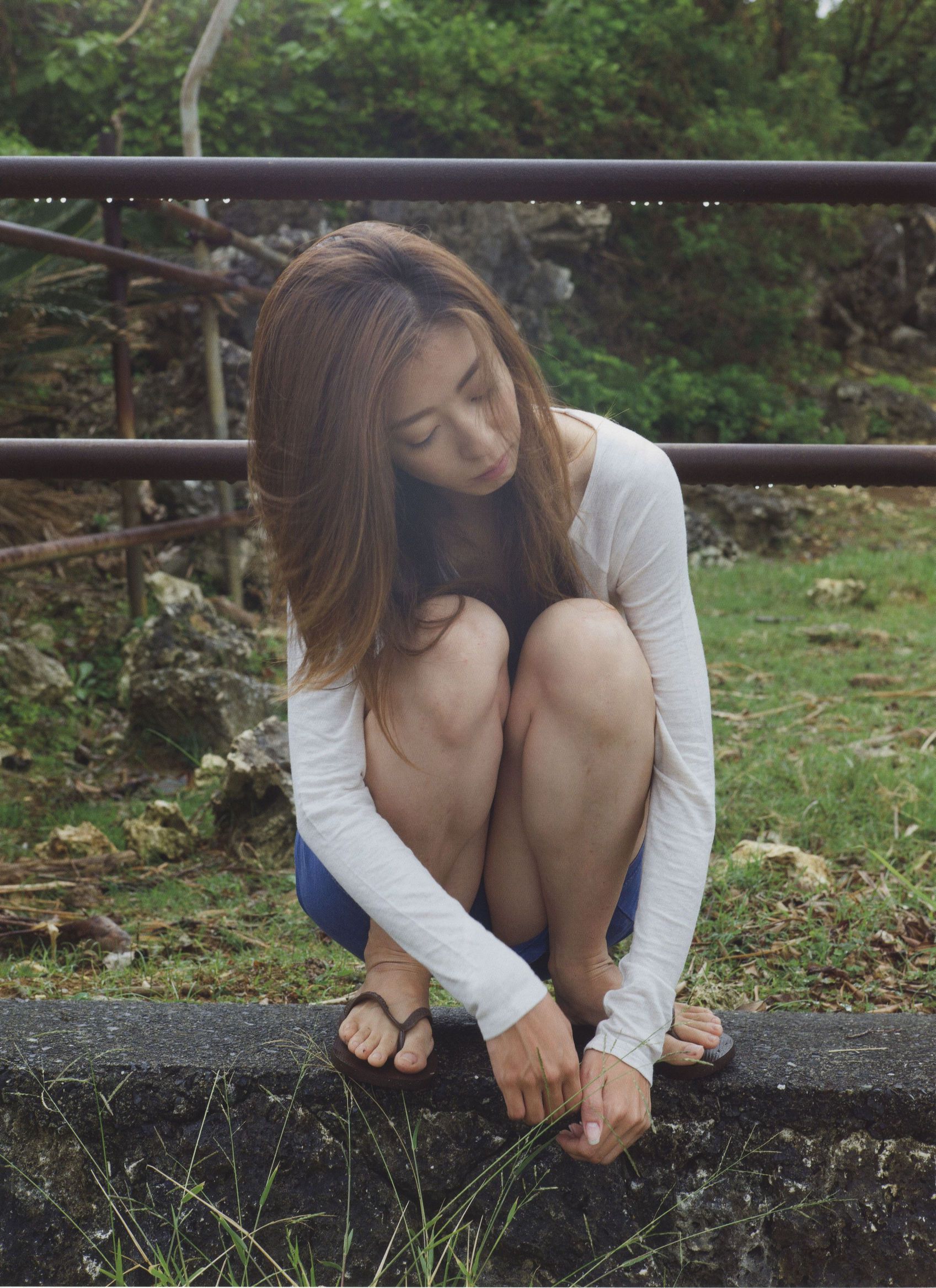 中村愛美 《Lyin  Eyes》 [PhotoBook]