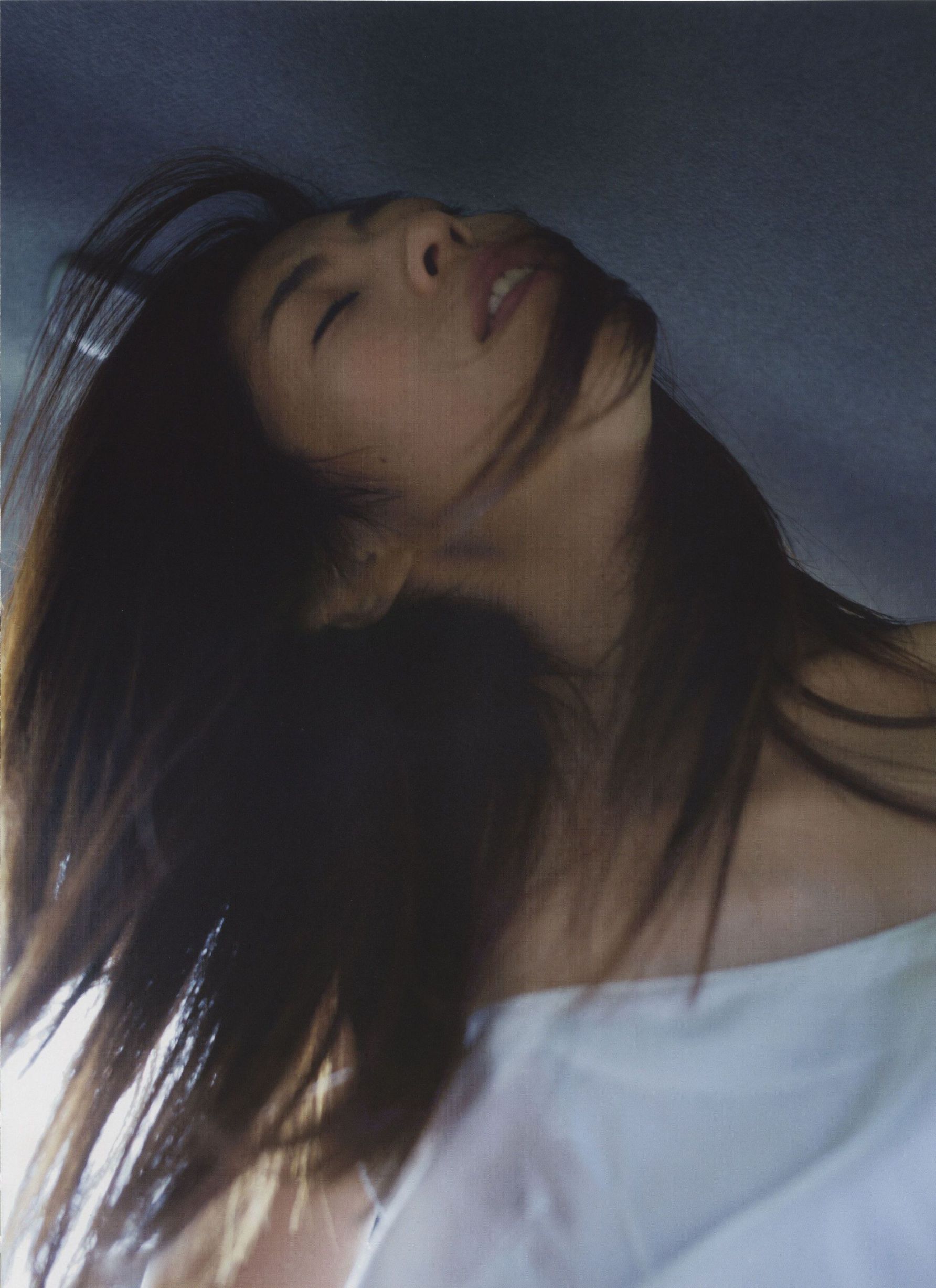 中村愛美 《Lyin  Eyes》 [PhotoBook]