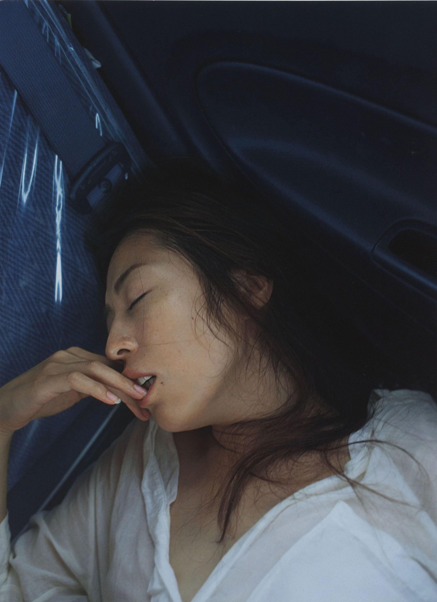 中村愛美 《Lyin  Eyes》 [PhotoBook]