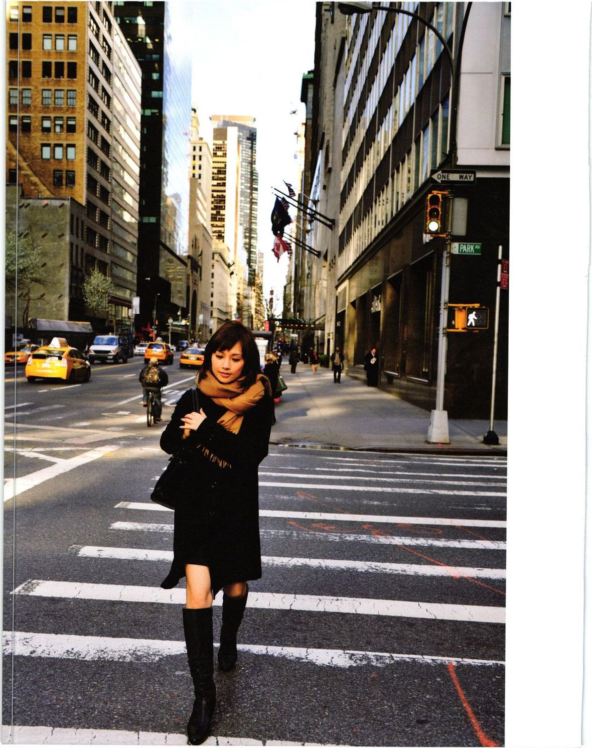 安倍夏美 《Subway》 [PhotoBook]