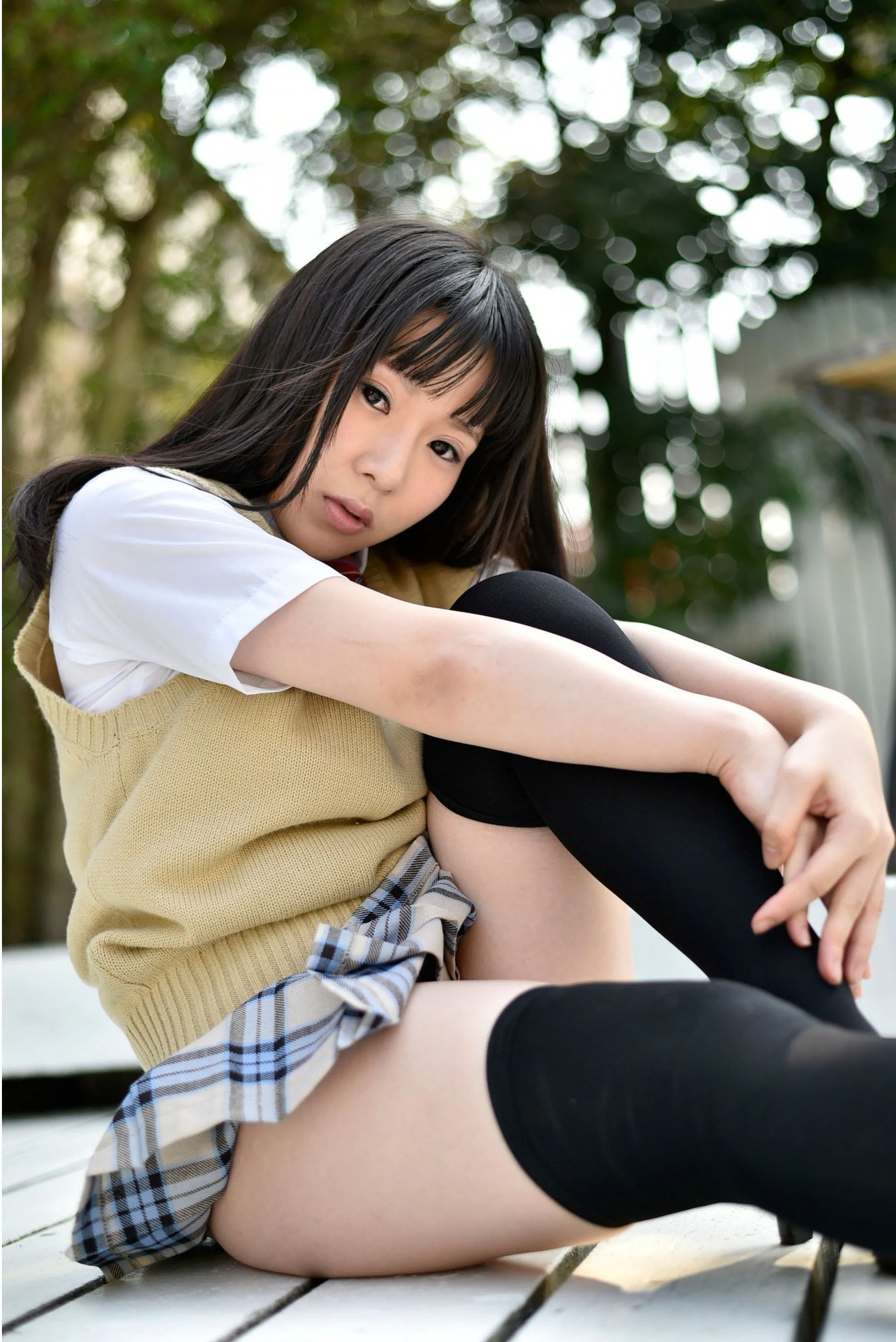 雨宮留菜 《女子校生 萌える絶対領域》 [PB]