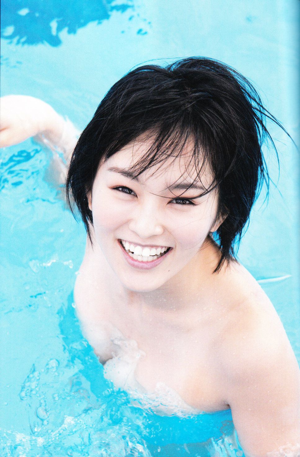 Sayaka Yamamoto 山本彩《みる神》[Photo book]