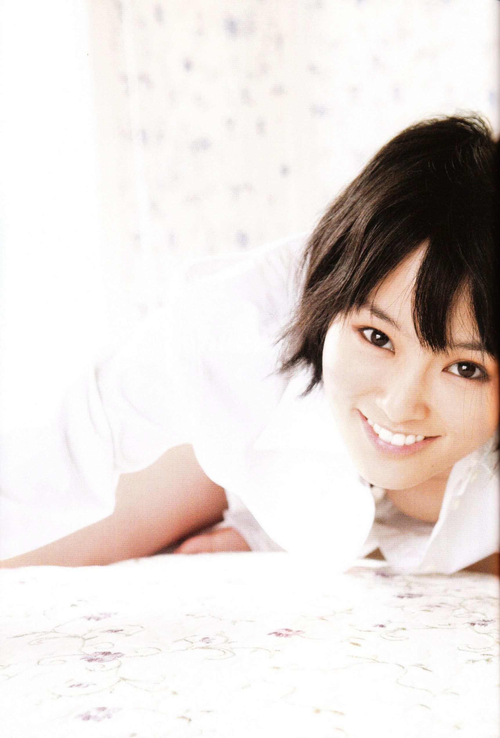 Sayaka Yamamoto 山本彩《みる神》[Photo book]