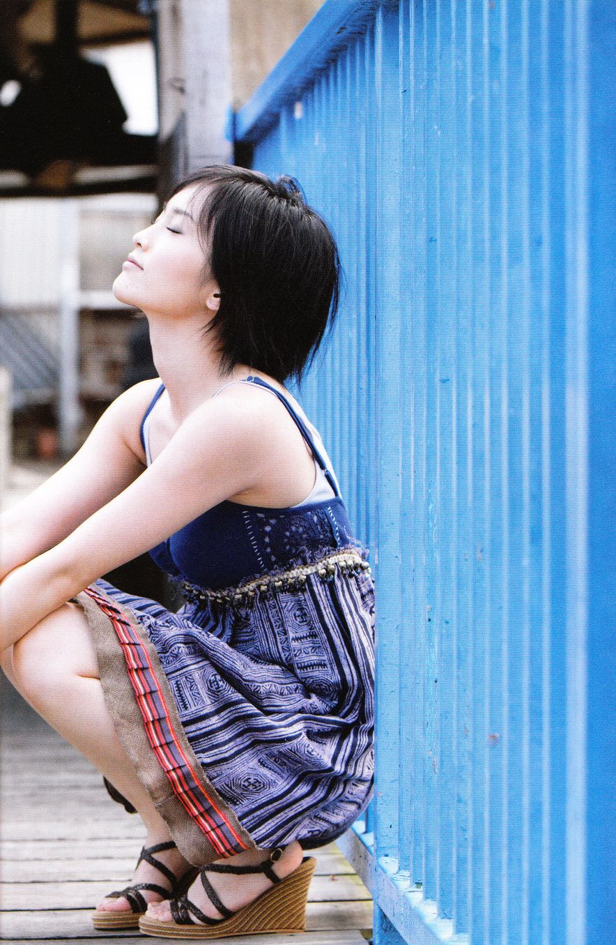 Sayaka Yamamoto 山本彩《みる神》[Photo book]
