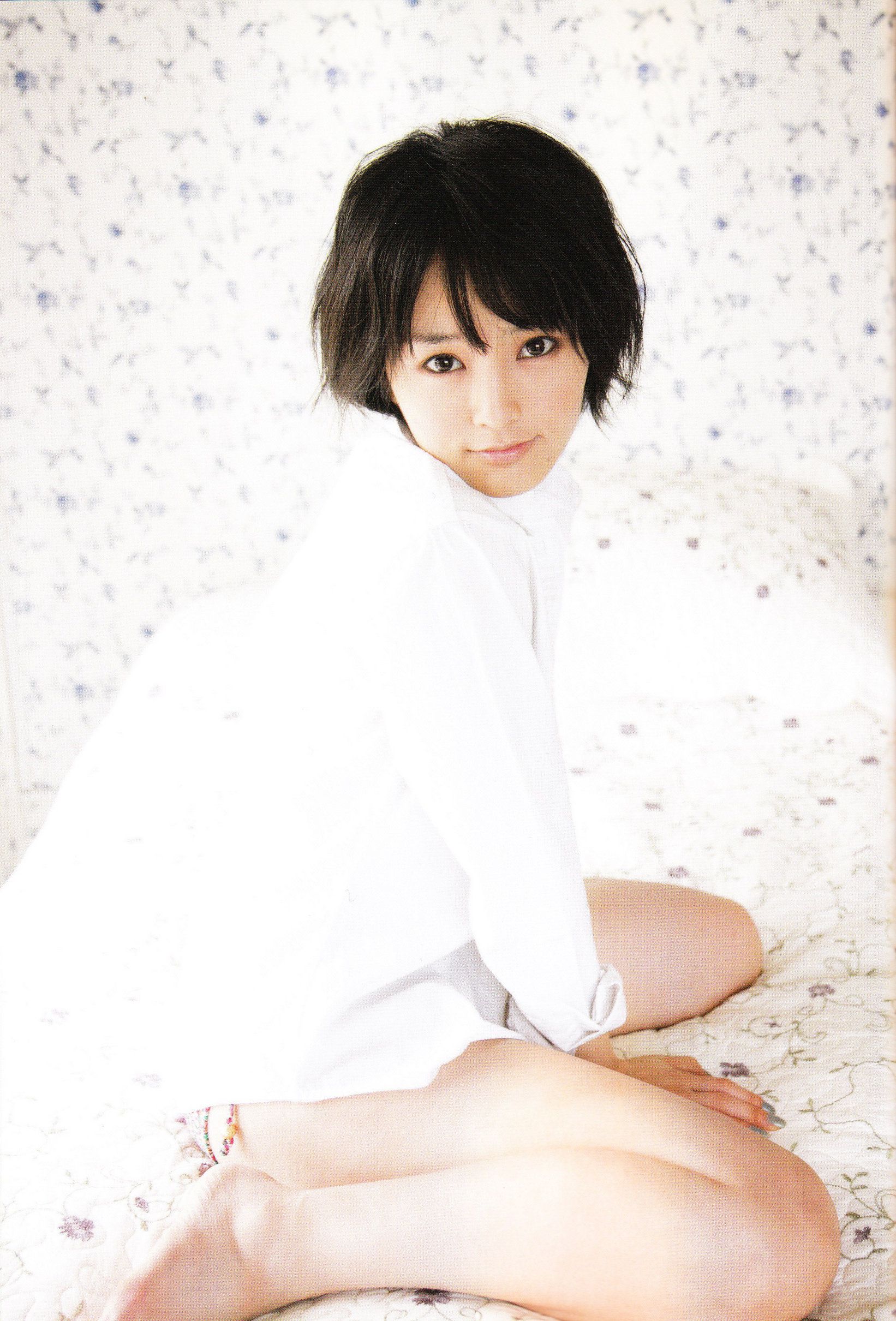Sayaka Yamamoto 山本彩《みる神》[Photo book]