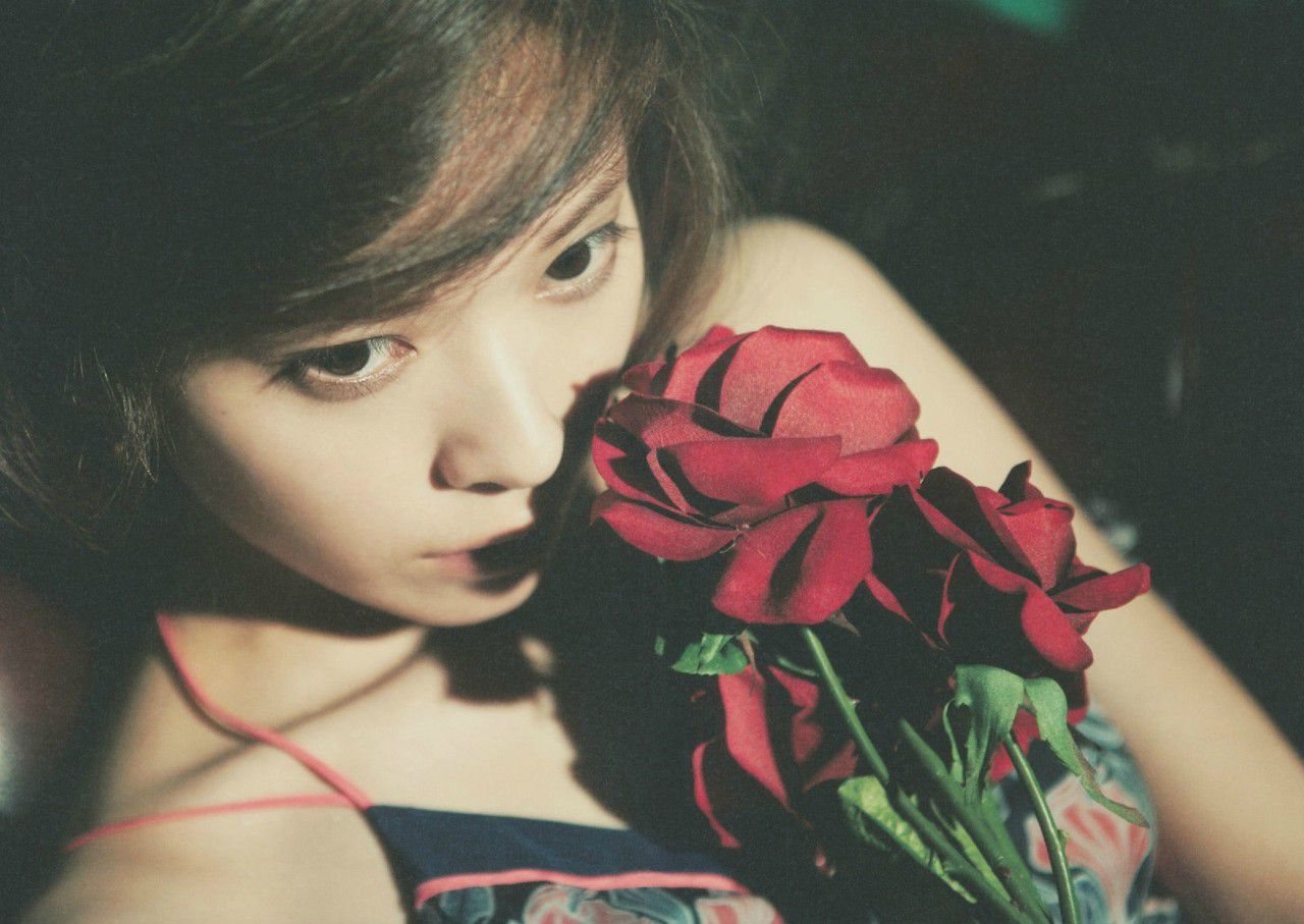 户田惠梨香 《IQUEEN》 [PhotoBook]