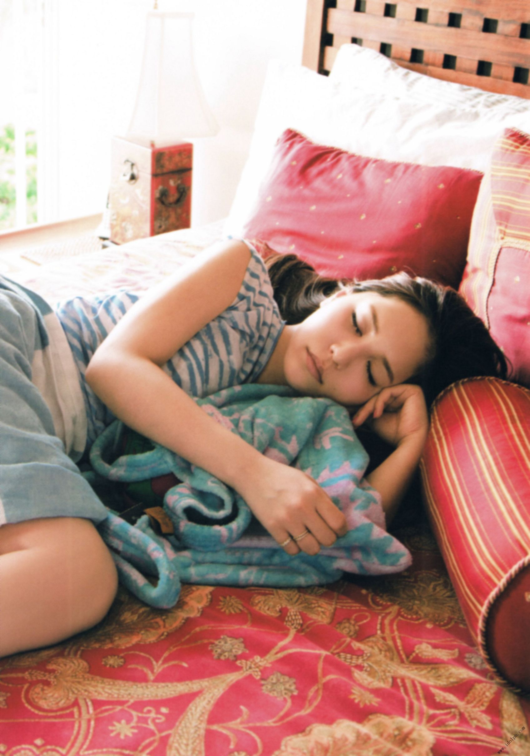 河西智美《灼けた》 [PhotoBook]