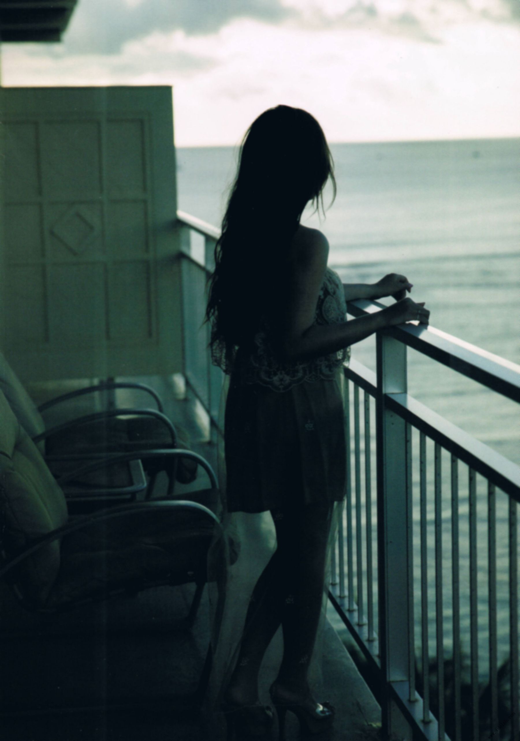 河西智美《灼けた》 [PhotoBook]
