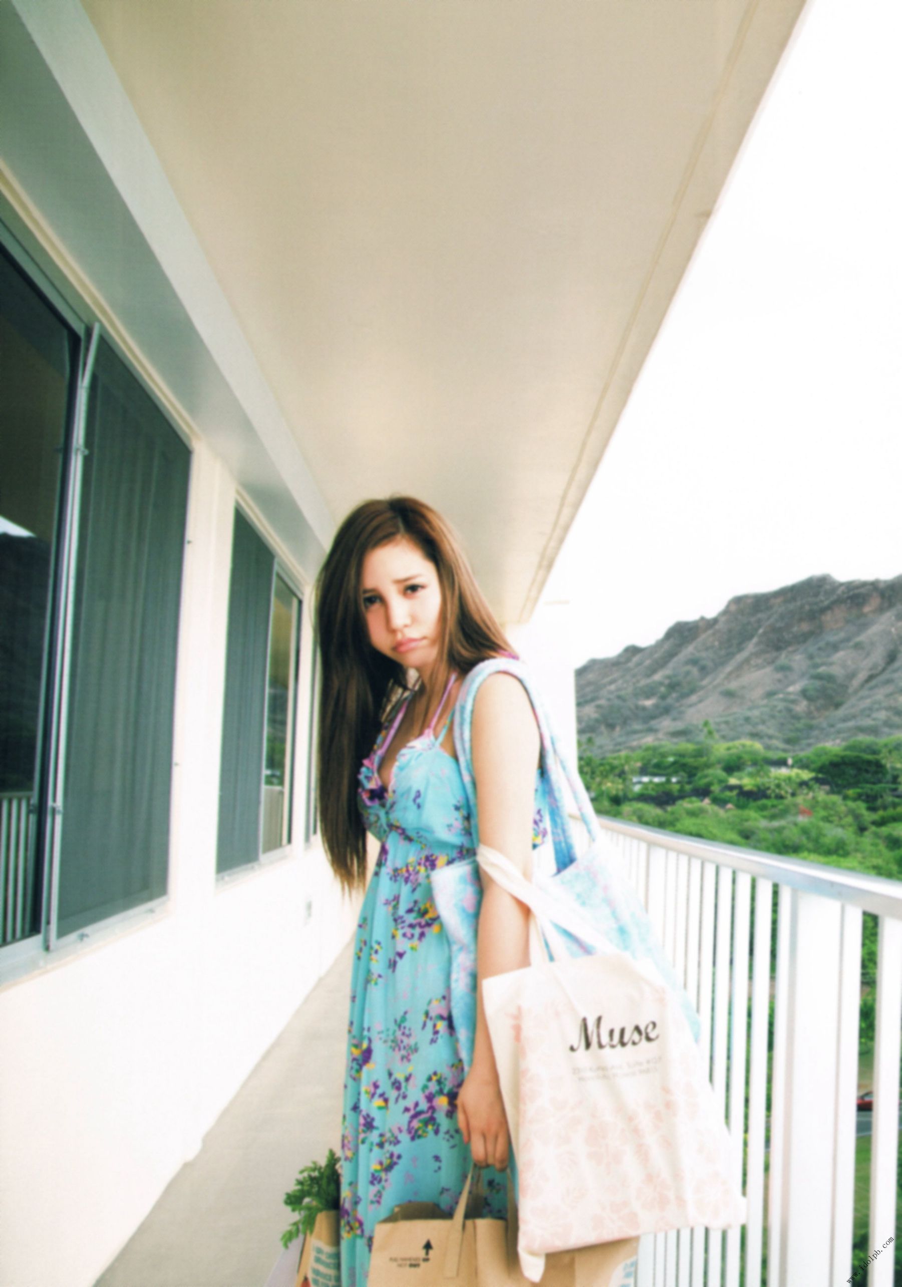 河西智美《灼けた》 [PhotoBook]