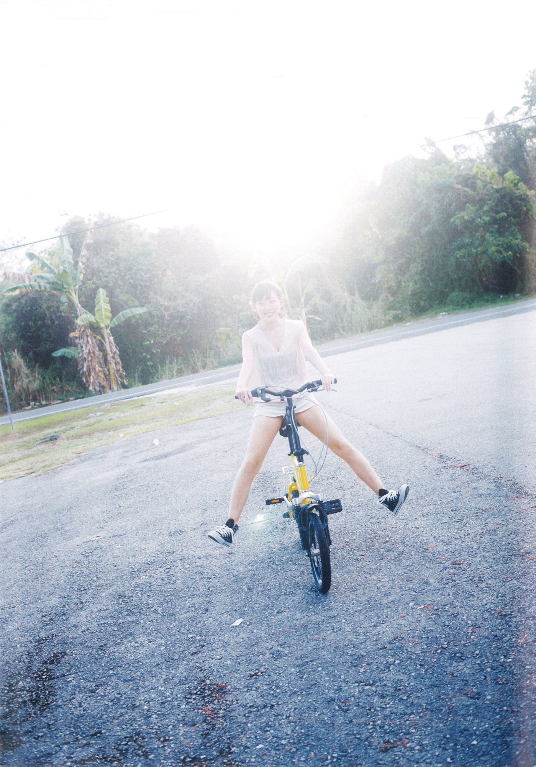 渡辺美優紀《 MW 》 [PhotoBook]