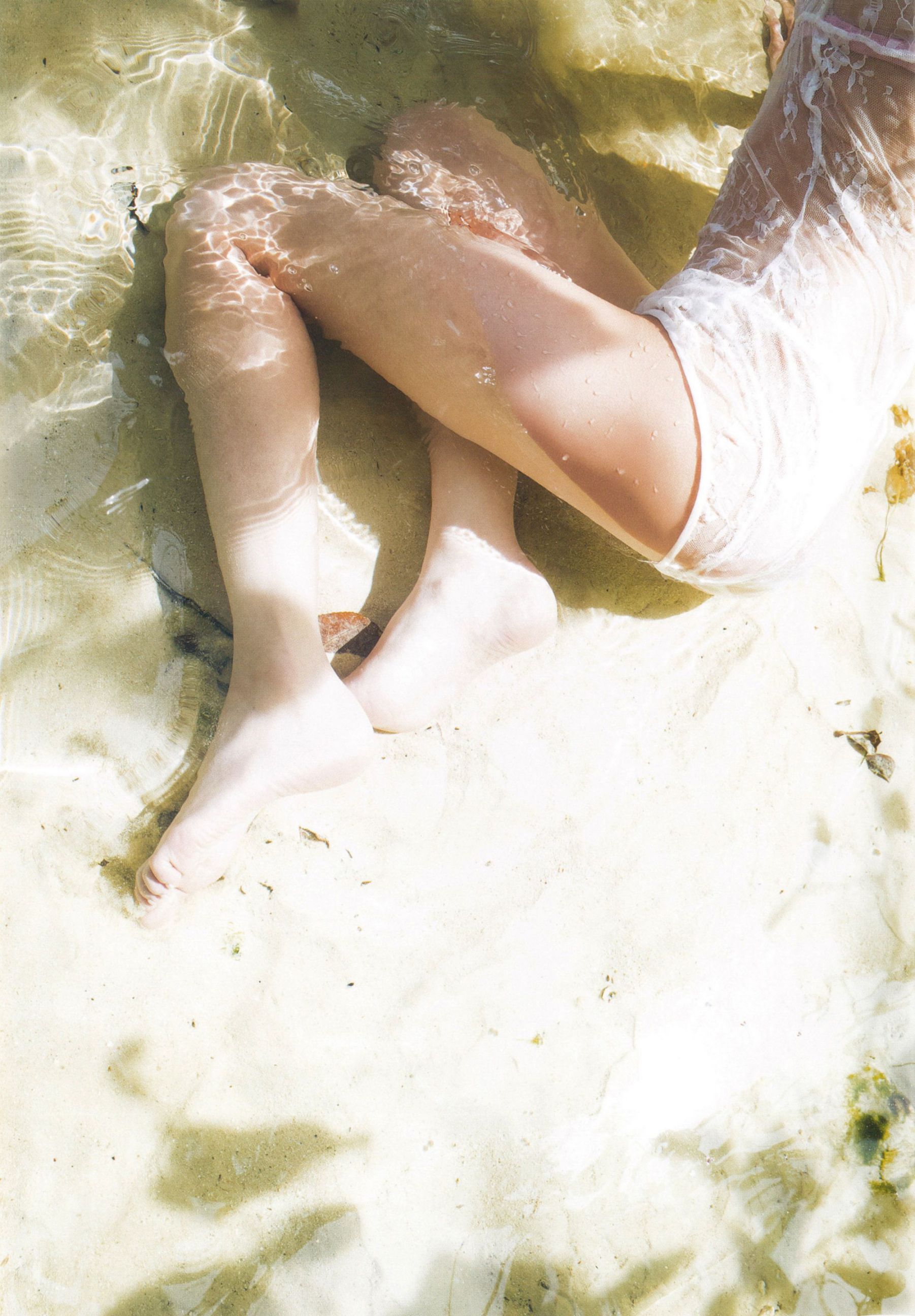 渡辺美優紀《 MW 》 [PhotoBook]