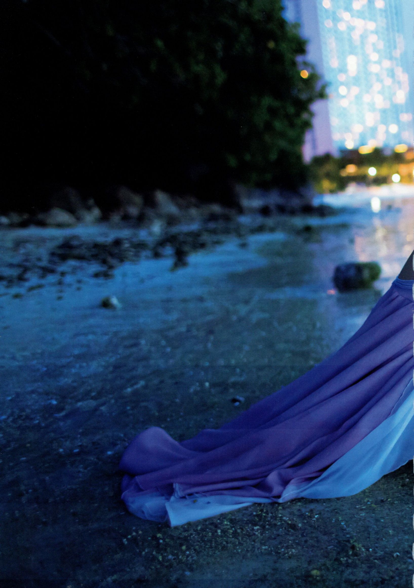 渡辺美優紀《 MW 》 [PhotoBook]