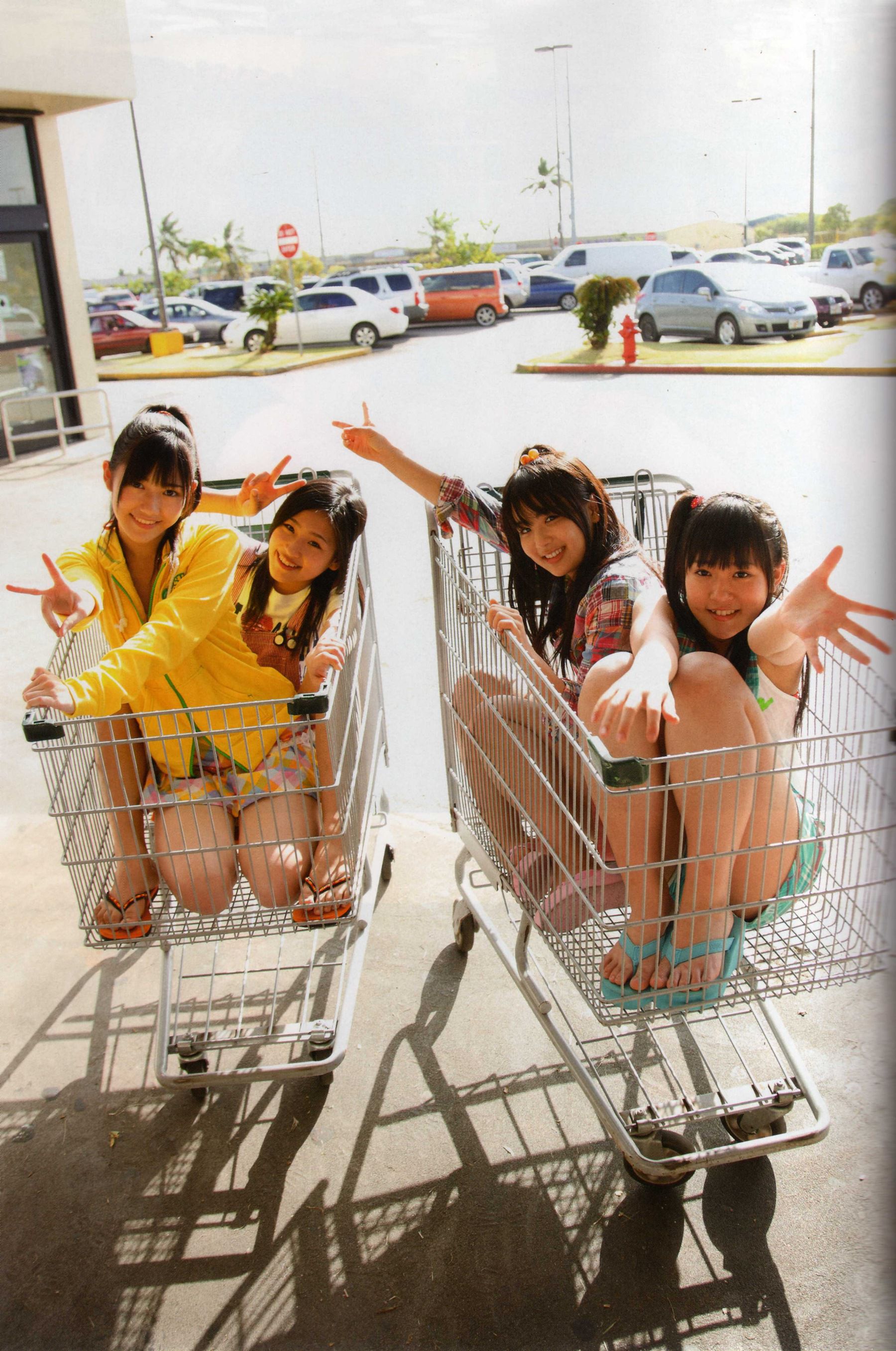渡り廊下走り队 《Akkanbe》 [Photo Book]