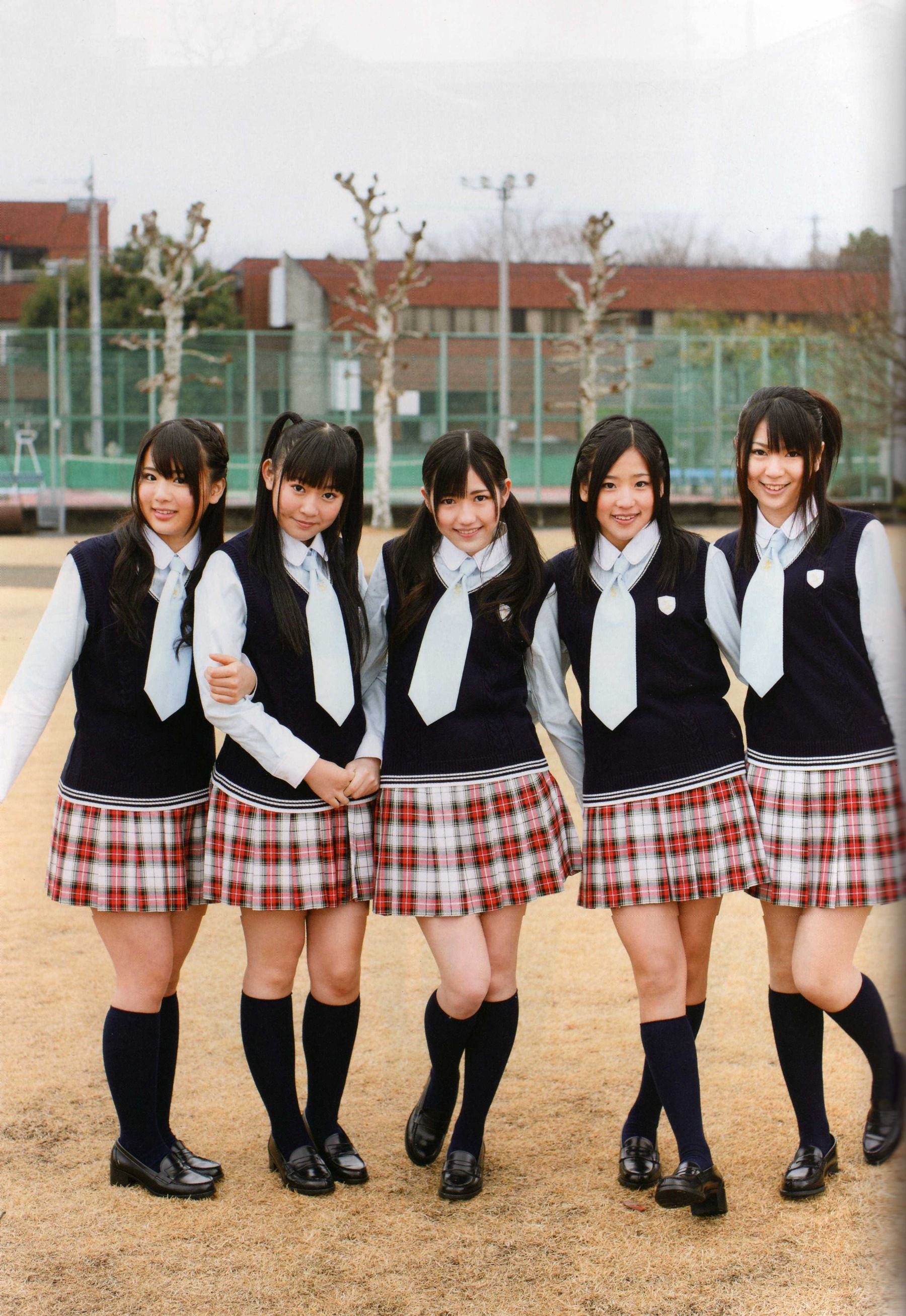 渡り廊下走り队 《Akkanbe》 [Photo Book]