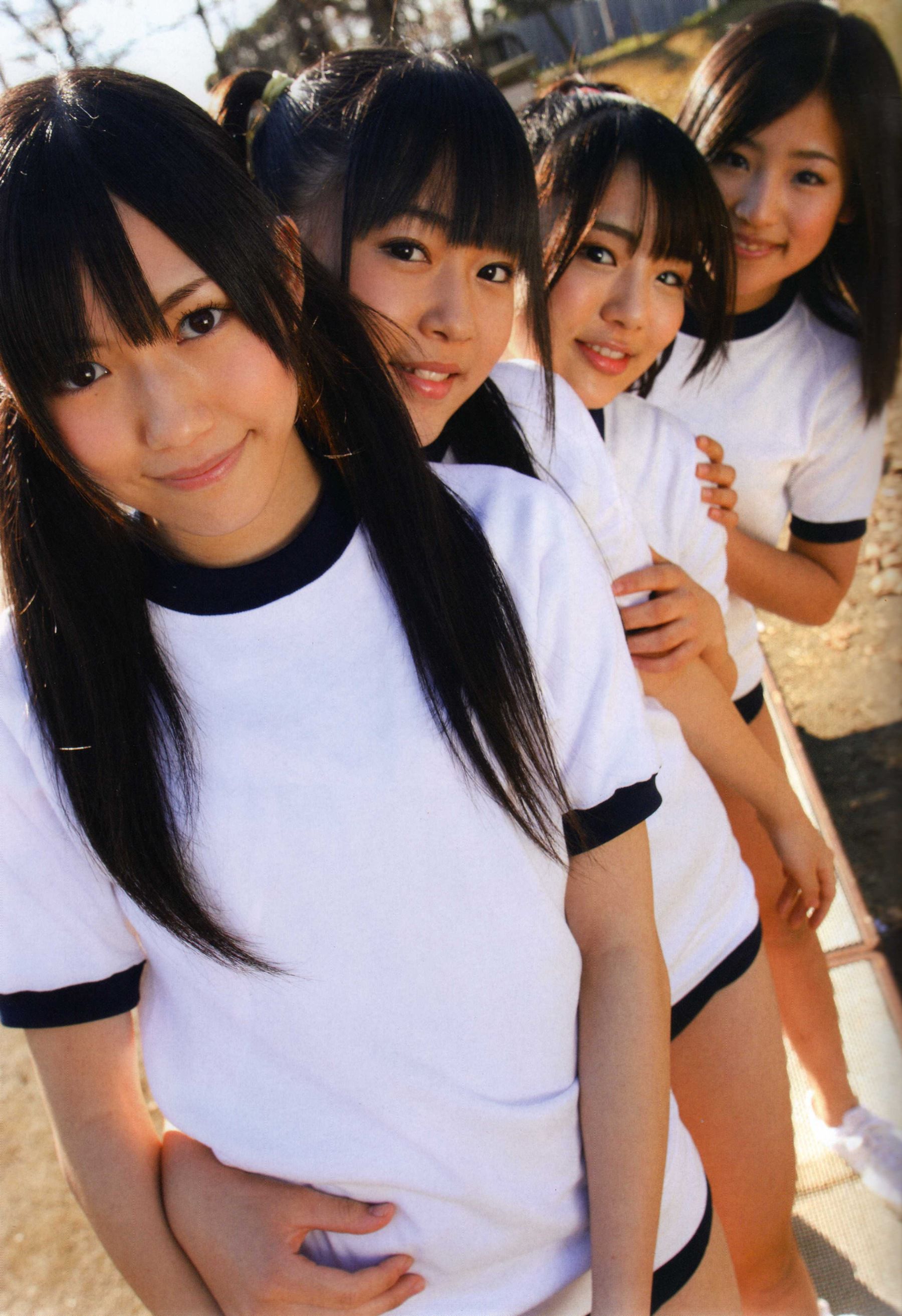 渡り廊下走り队 《Akkanbe》 [Photo Book]
