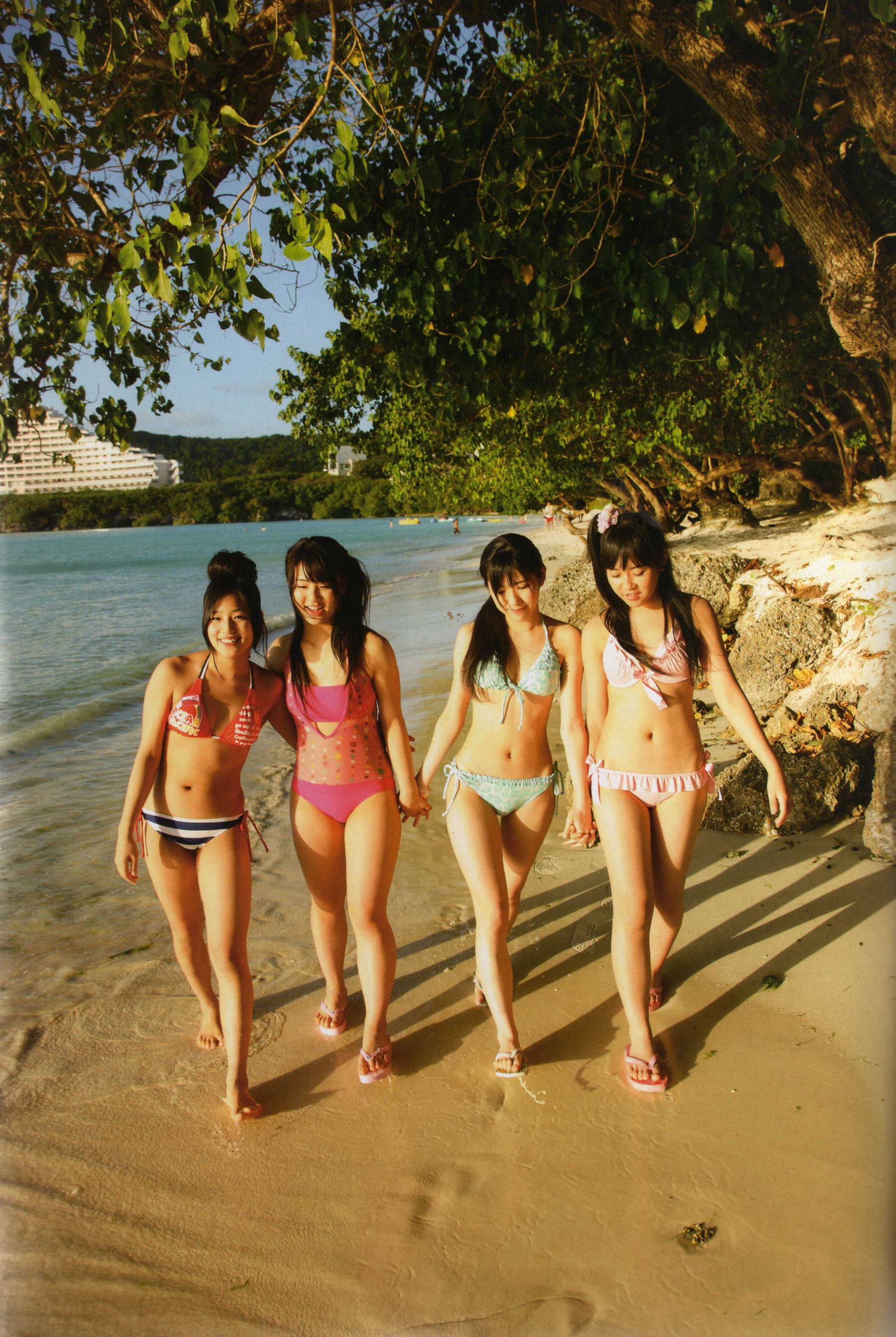 渡り廊下走り队 《Akkanbe》 [Photo Book]