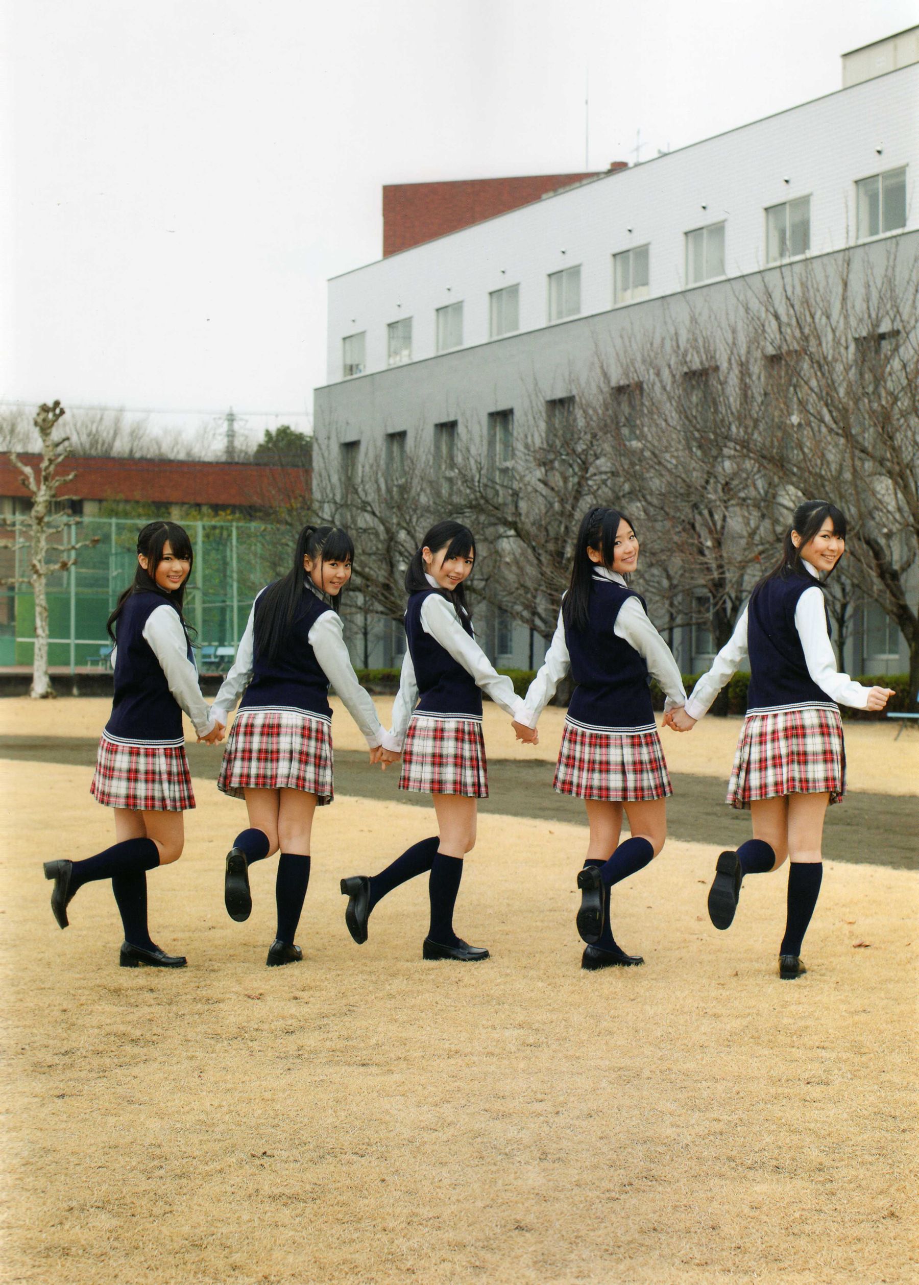 渡り廊下走り队 《Akkanbe》 [Photo Book]