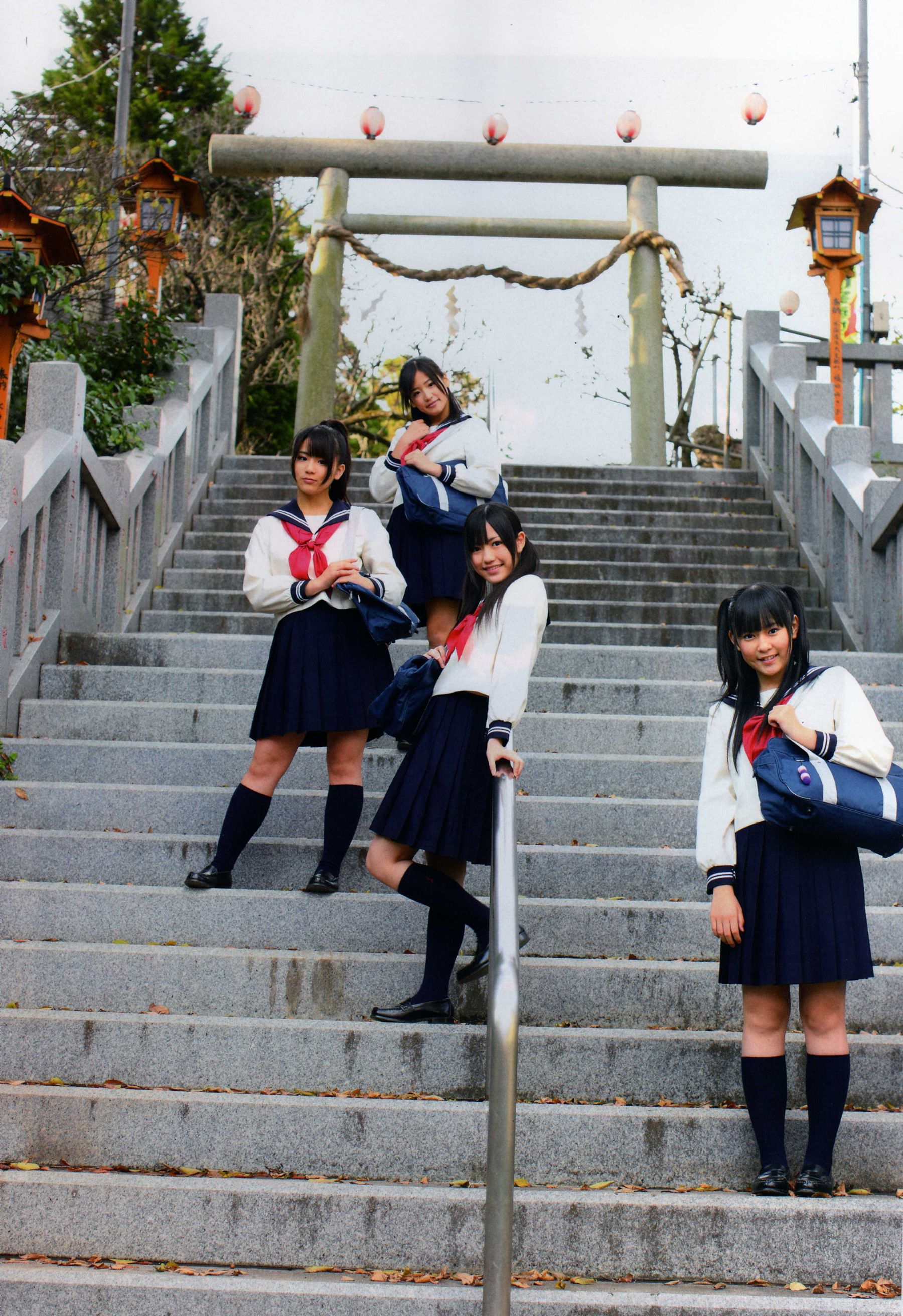 渡り廊下走り队 《Akkanbe》 [Photo Book]